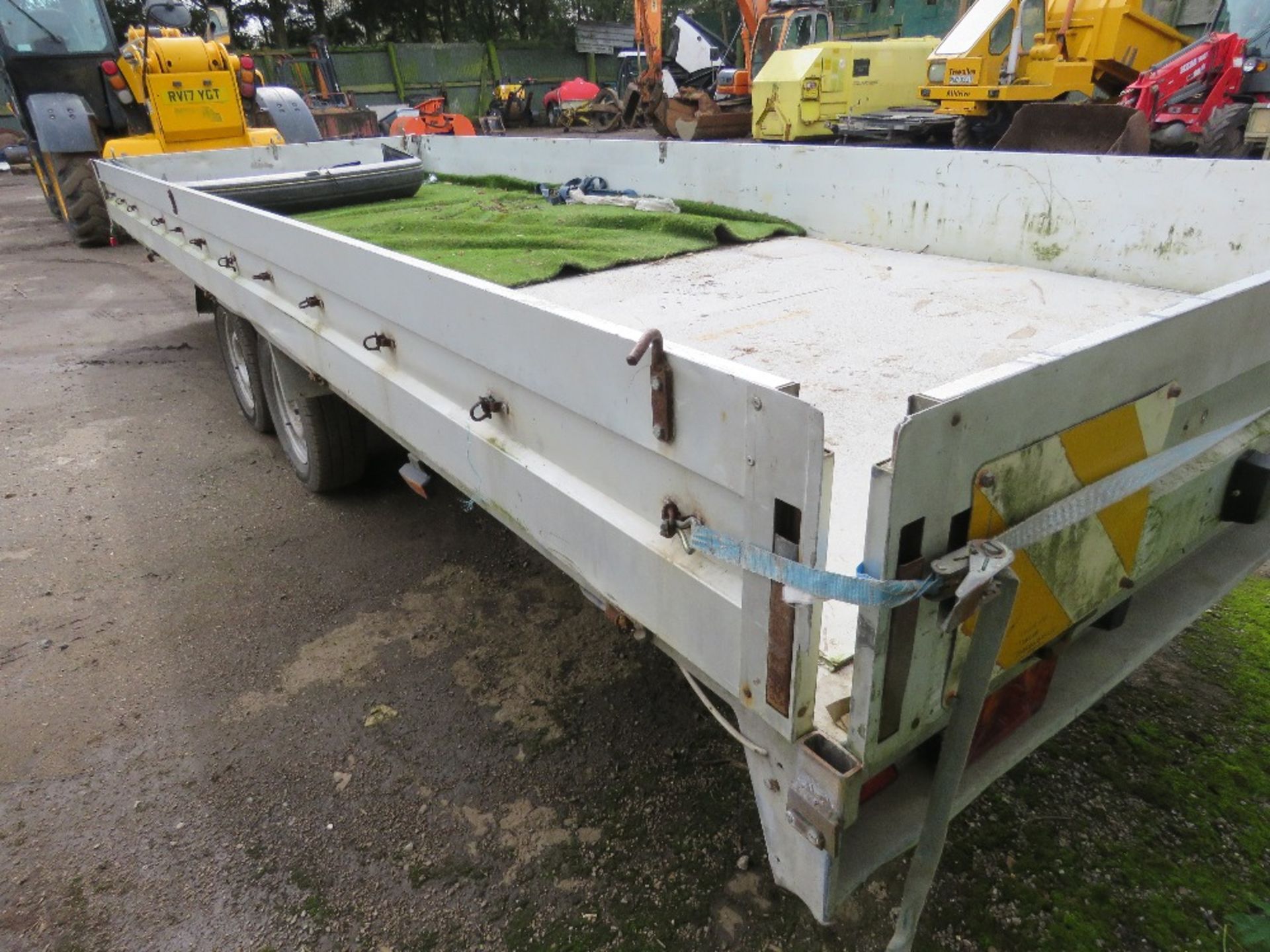 PUNZMANN TWIN AXLED LONG BED TRAILER, 20FT X 7FT BED APPROX WITH DROP SIDES. - Image 7 of 8