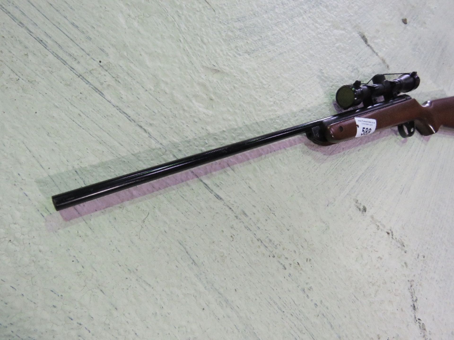 AIR RIFLE WITH TELESCOPIC SIGHT. THIS LOT IS SOLD UNDER THE AUCTIONEERS MARGIN SCHEME, THEREFORE - Image 3 of 5