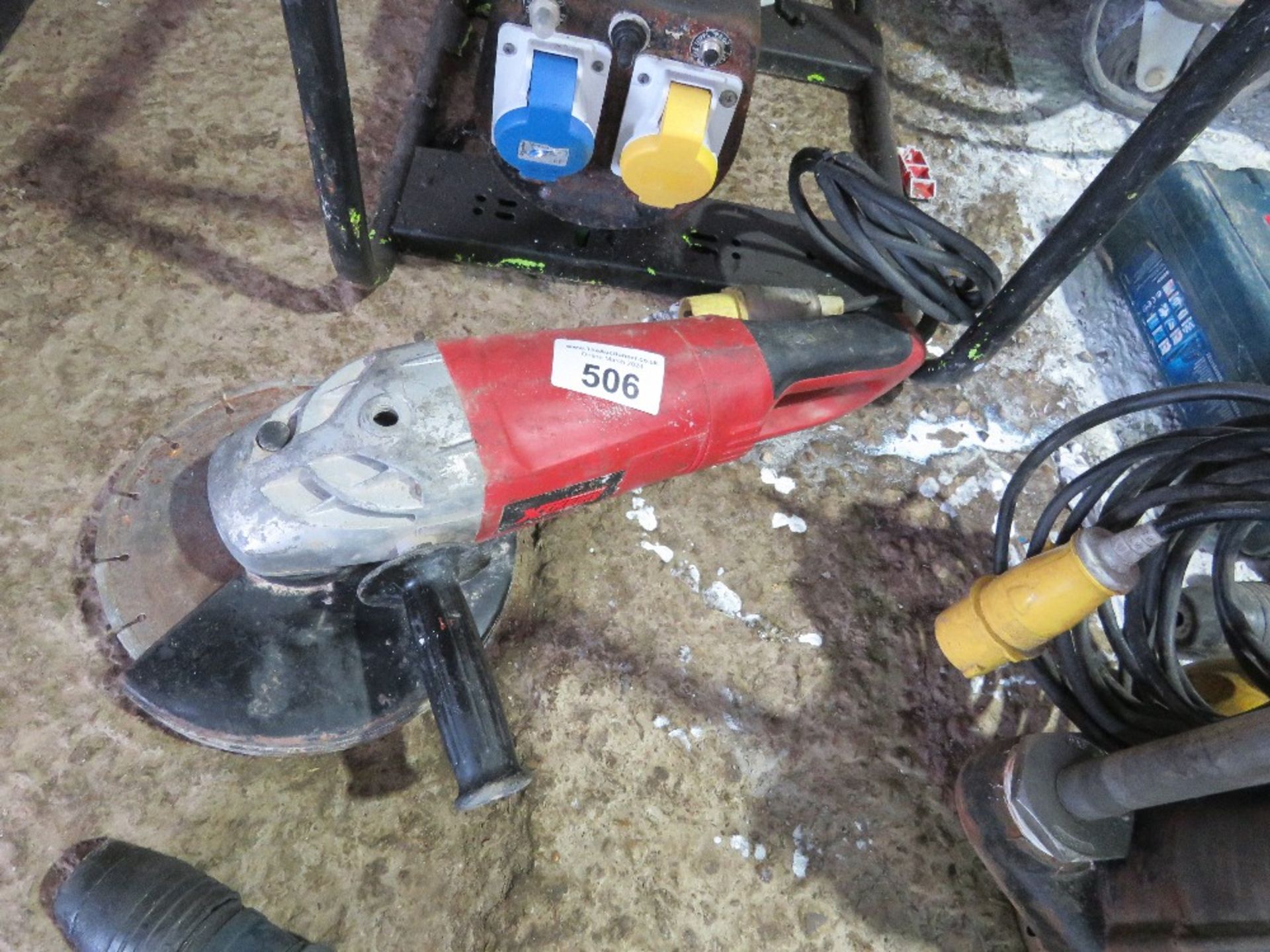 4 X 110VOLT POWERED ITEMS: SUB PUMP, 2 NO DRILLS, GRINDER. THIS LOT IS SOLD UNDER THE AUCTIONEERS - Image 7 of 8