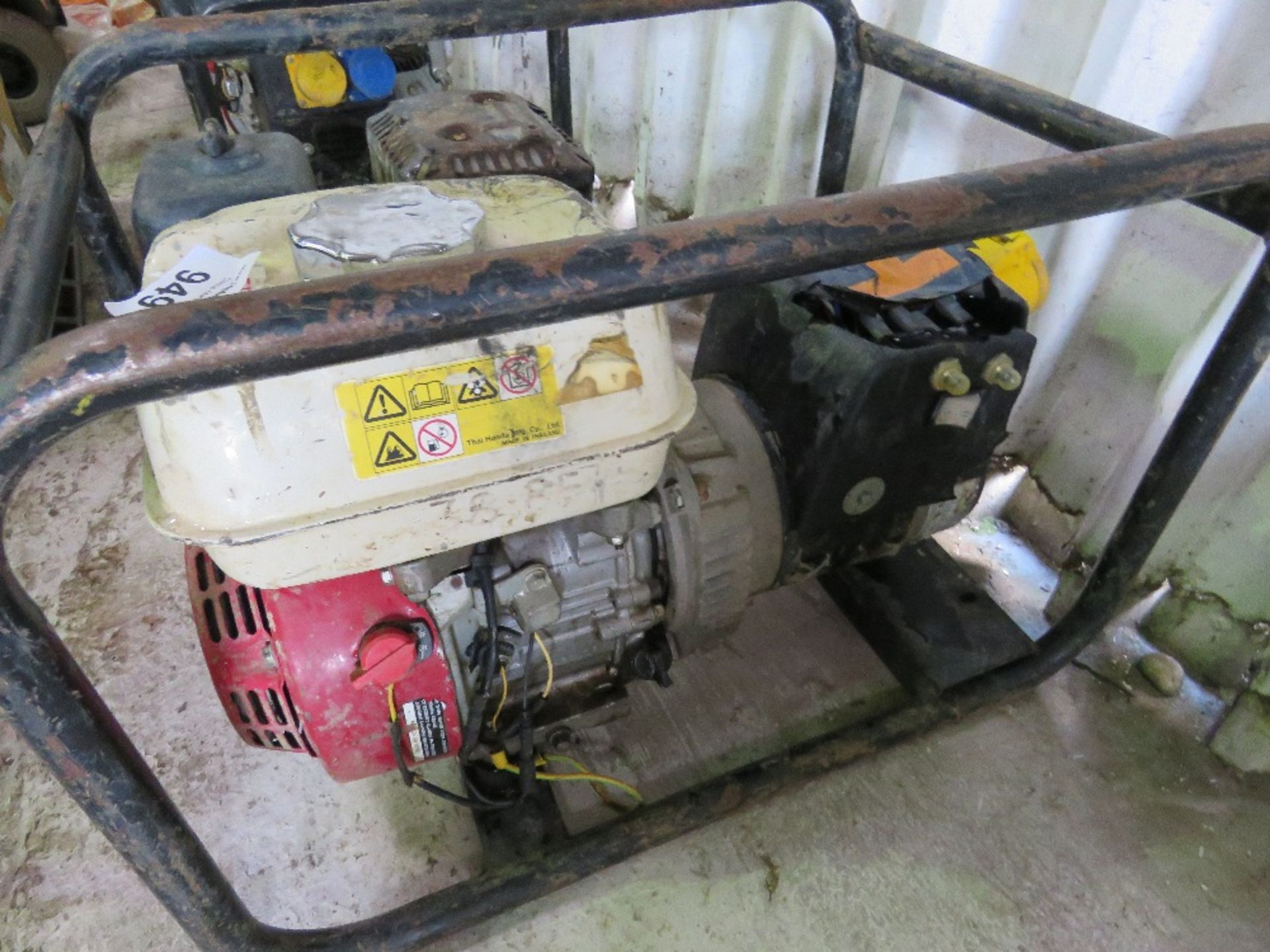 DUAL VOLTAGE HONDA ENGINED GENERATOR. - Image 3 of 4