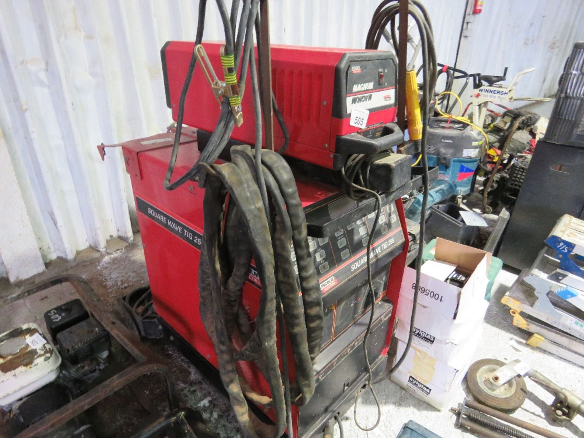 LINCOLN SQUARE WAVE TIG255 WELDER WITH MAGNUM UNIT, 3 PHASE. THIS LOT IS SOLD UNDER THE AUCTIONEE - Bild 2 aus 7