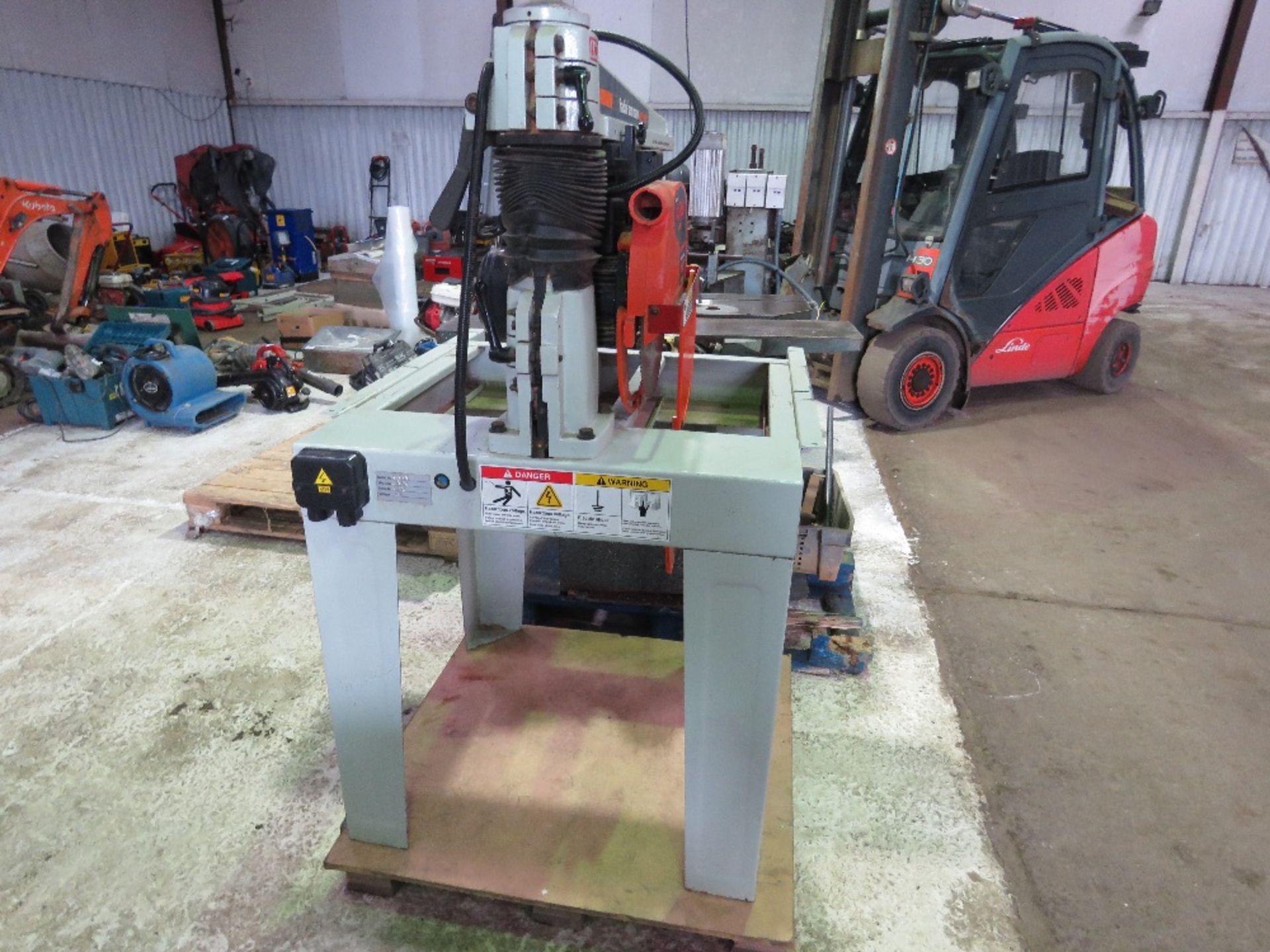 iTECH SLIDING HEAD CROSS CUT SAW , 3 PHASE POWERD, YEAR 2011. - Image 4 of 7