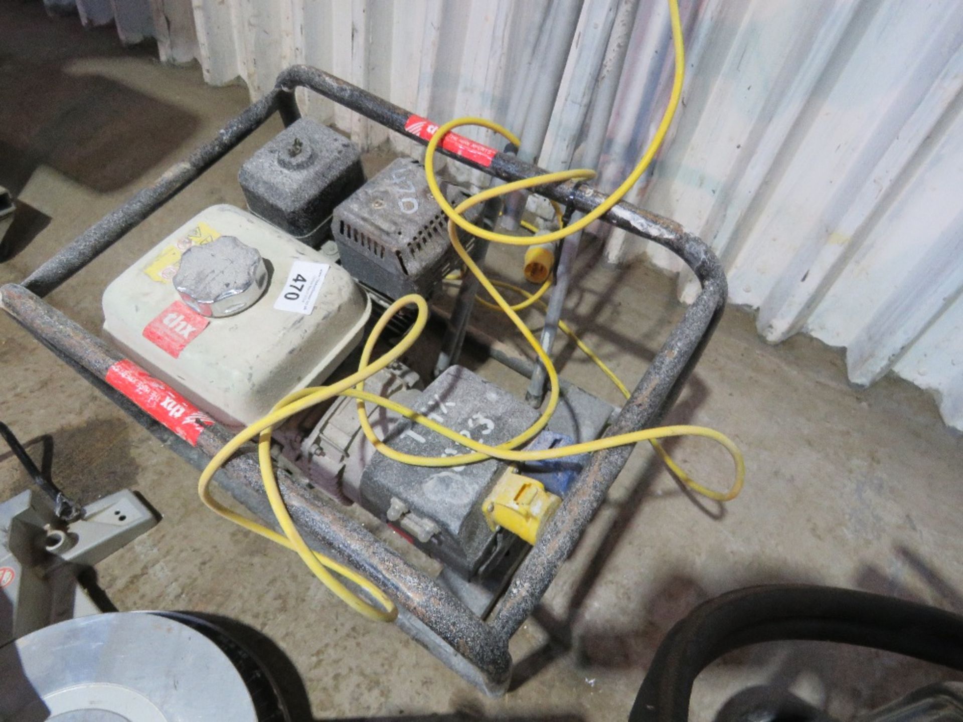 PETROL GENERATOR AND WORK LIGHT. THX823. - Image 4 of 4