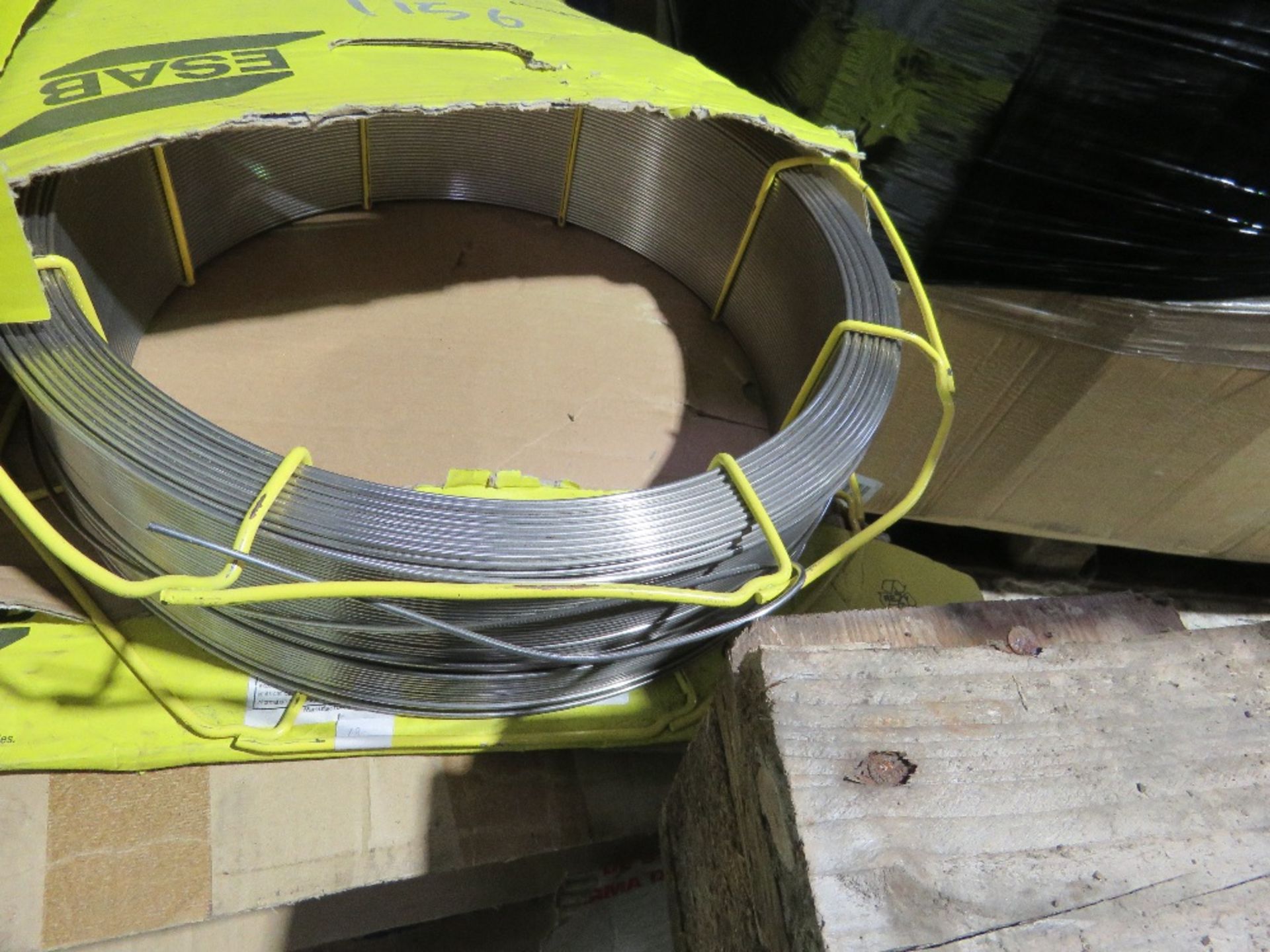 11NO ROLLS OF MIG WELDING WIRE, 2.4MM GUAGE. MAINLY ESAB AND METRODE BRAND, SOURCED FROM WORKSHOP C - Bild 3 aus 5