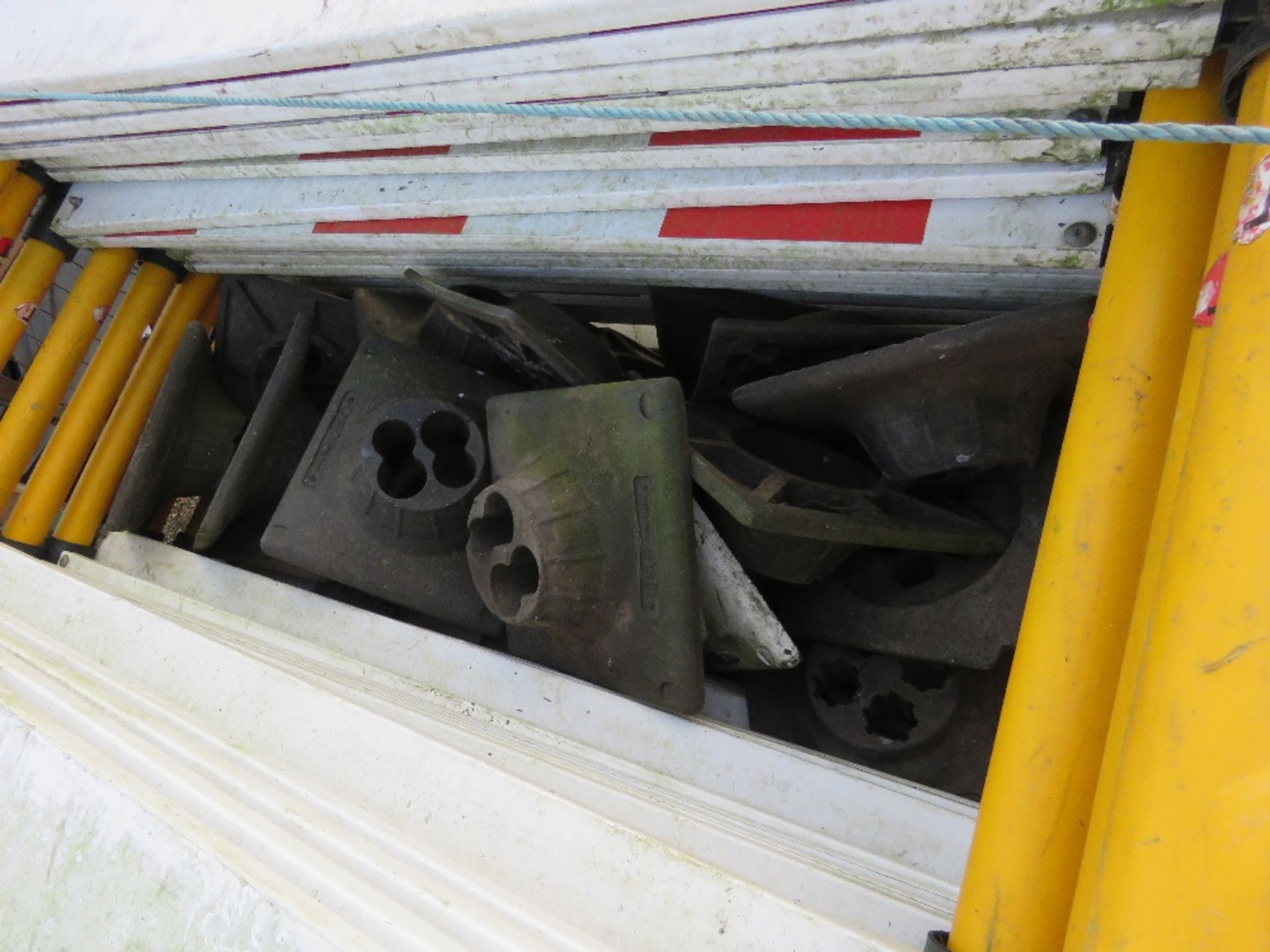 PLASTIC SAFETY BARRIERS WITH FEET, 28NO IN TOTAL APPROX.....THIS LOT IS SOLD UNDER THE AUCTIONEERS M - Image 4 of 5