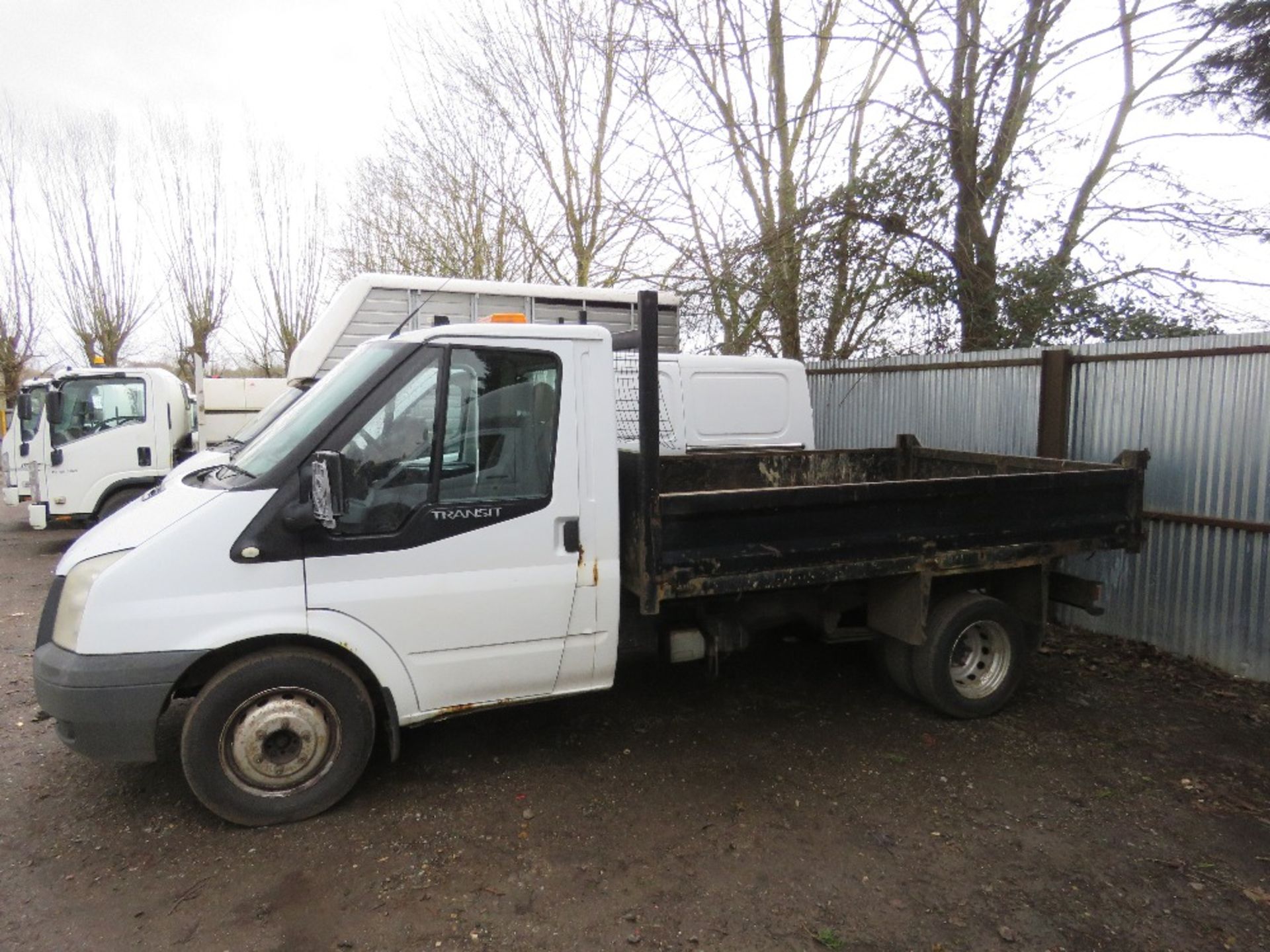 FORD TRANSIT TIPPER TRUCK REG:DX63 PYZ. WITH V5. MOT UNTIL 19/05/24. SOURCED FROM COMPANY LIQUIDATIO - Image 4 of 9