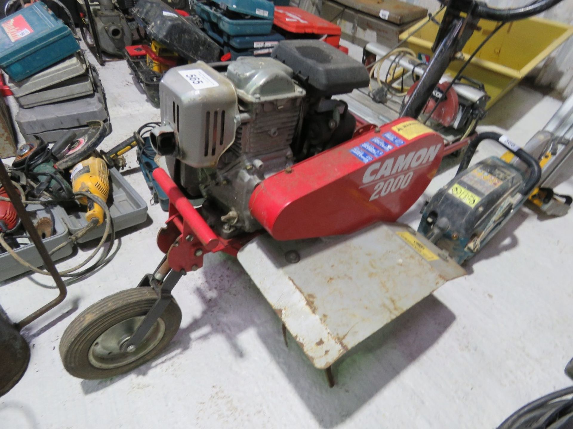 TRACMASTER 5HP HONDA ENGINE ROTORVATOR. DIRECT FROM LOCAL RETIRING BUILDER. THIS LOT IS SOLD UN - Image 4 of 8