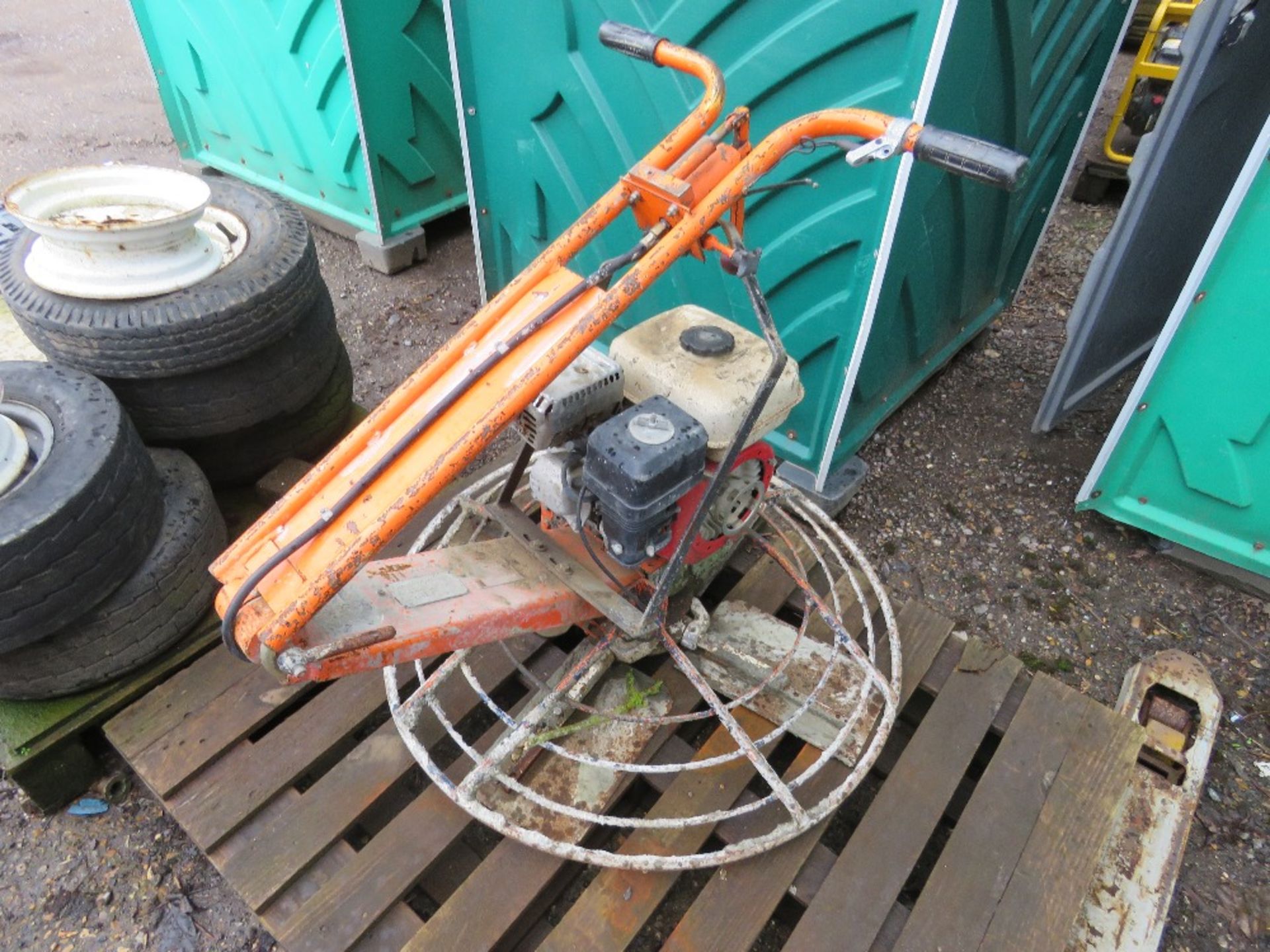 PETROL ENGINED POWER FLOAT. THIS LOT IS SOLD UNDER THE AUCTIONEERS MARGIN SCHEME, THEREFORE NO VA - Image 2 of 2