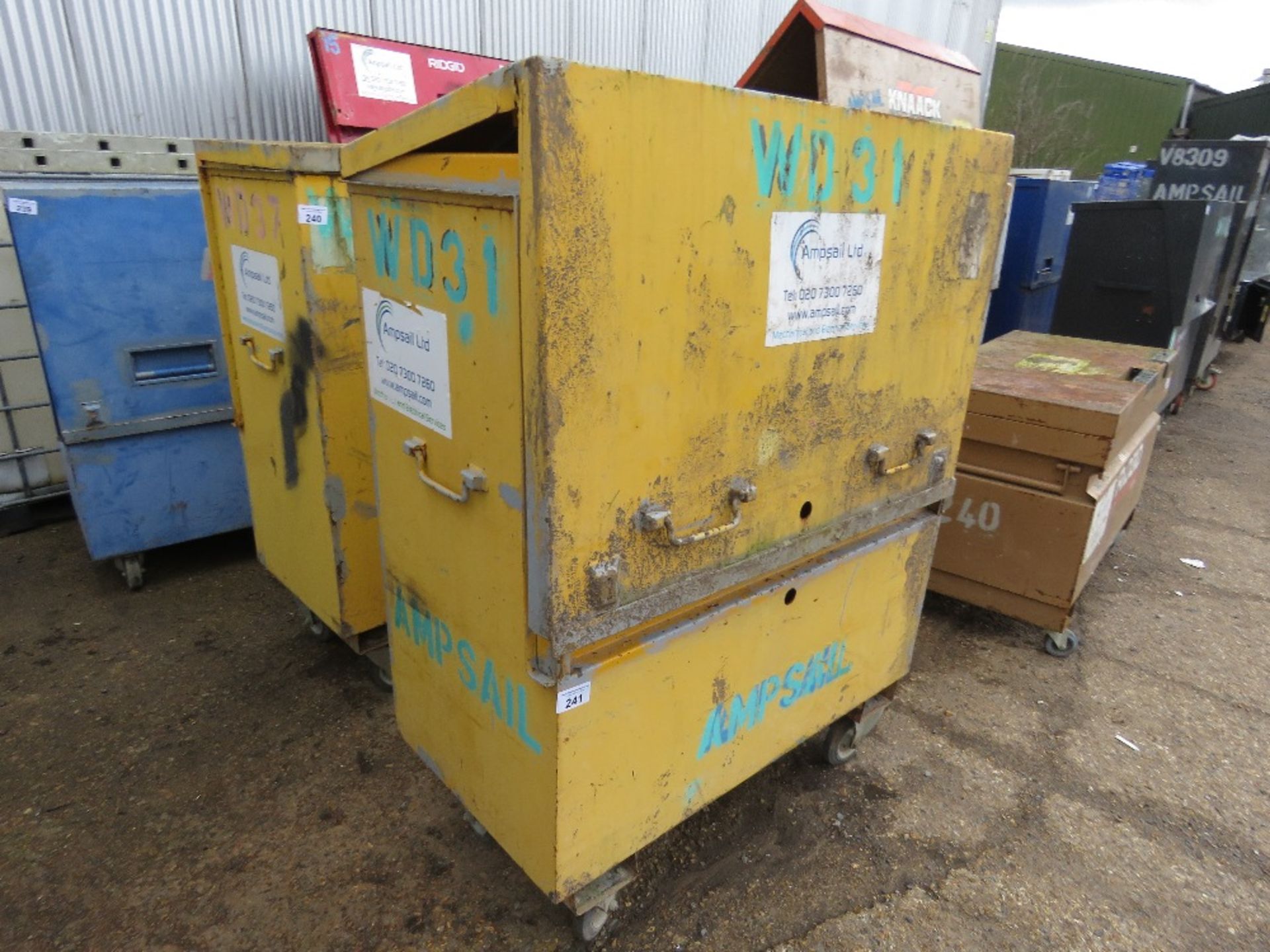 YELLOW HEAVY DUTY TOOL VAULT / TOOL BOX, UNLOCKED, NO KEYS. SOURCED FROM COMPANY LIQUIDATION.