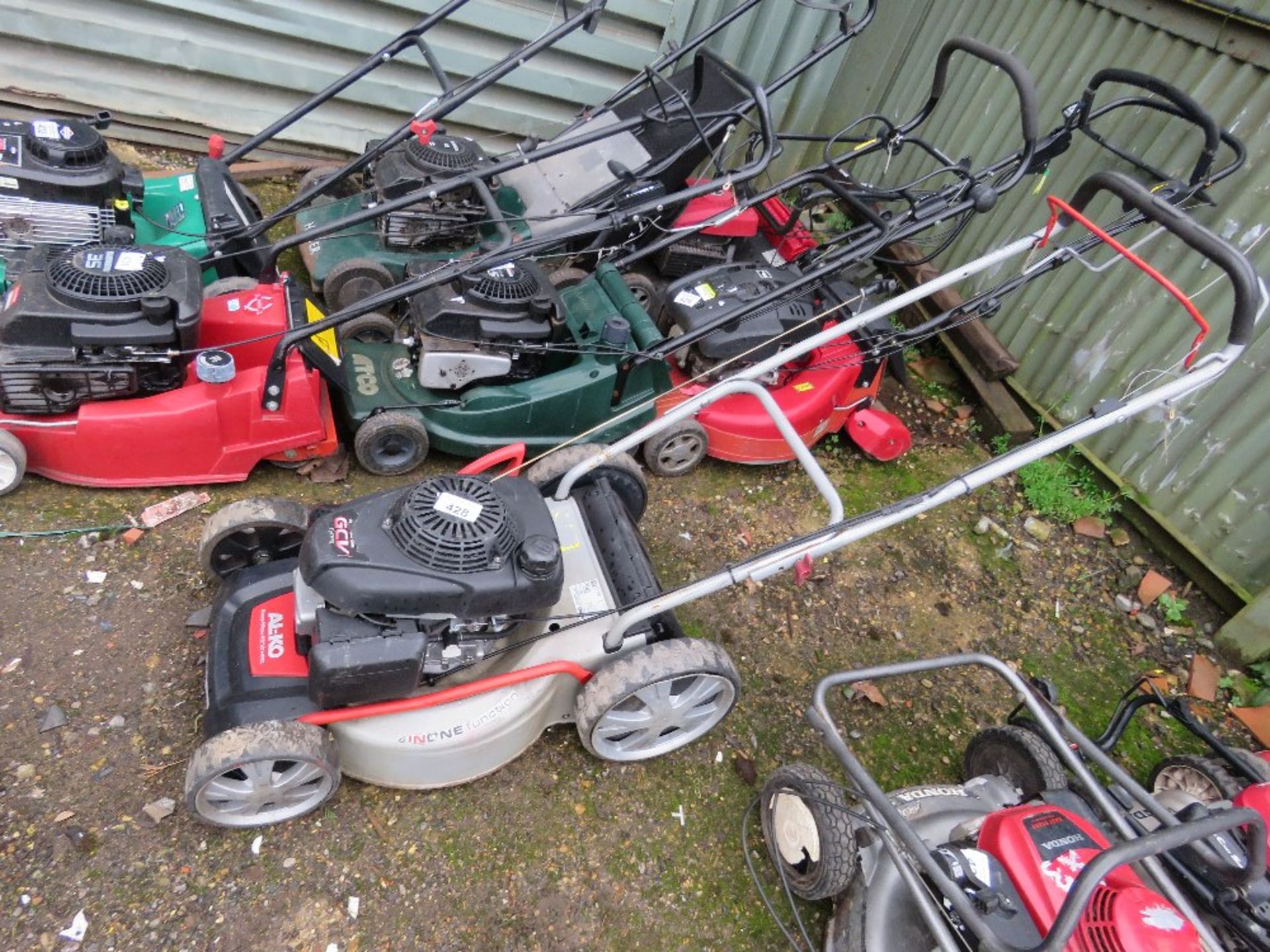 ALKO PETROL ENGINED LAWNMOWER , NO COLLECTOR. THIS LOT IS SOLD UNDER THE AUCTIONEERS MARGIN SCHEME, - Bild 2 aus 3