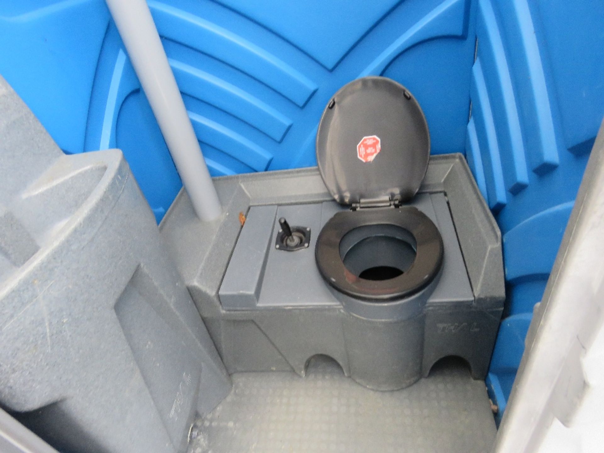 PORTABLE / EVENTS TOILET. THIS LOT IS SOLD UNDER THE AUCTIONEERS MARGIN SCHEME, THEREFORE NO VAT - Image 2 of 4