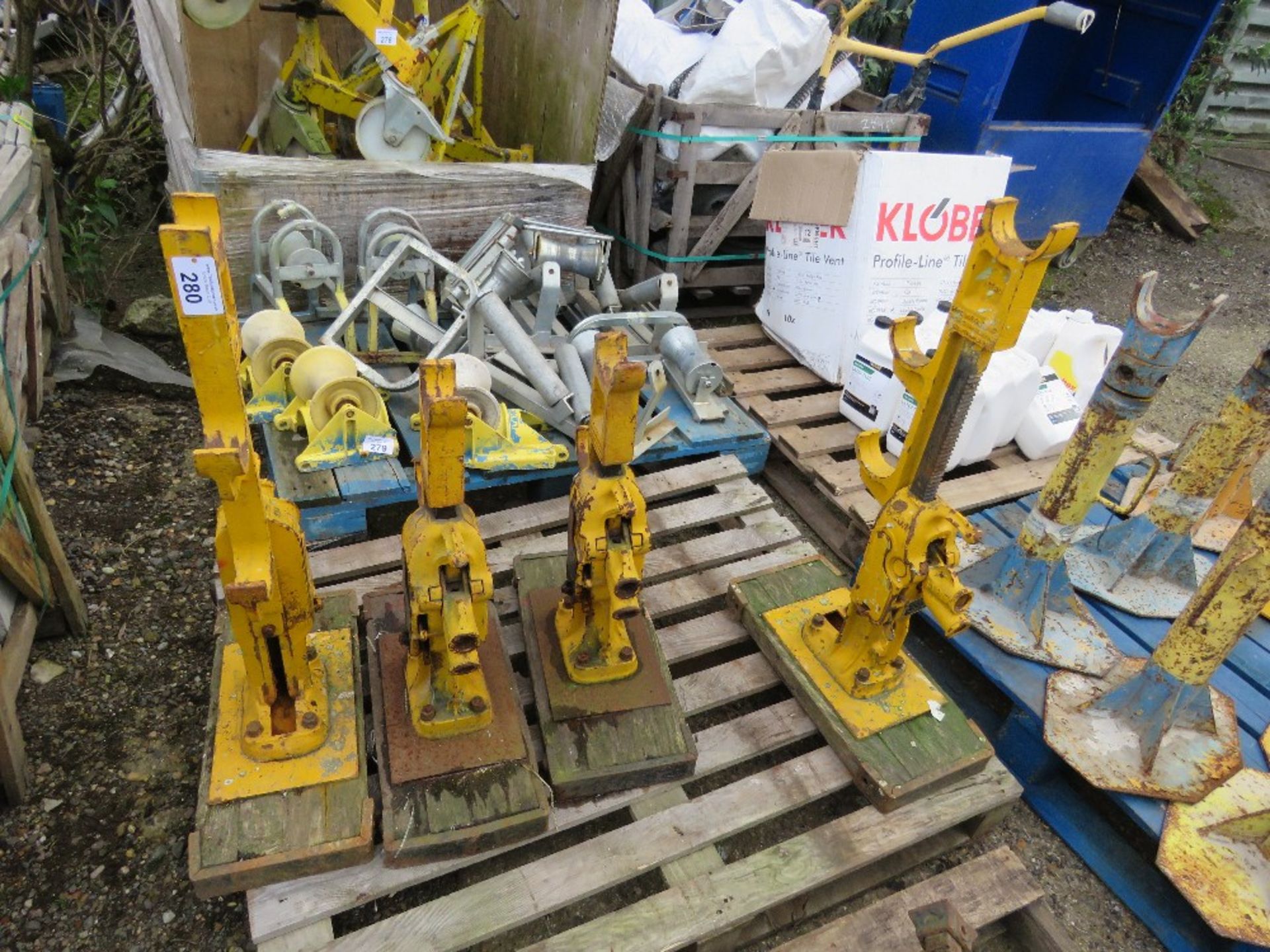 4NO HEAVY DUTY RATCHET CABLE DRUM JACKS. SOURCED FROM COMPANY LIQUIDATION.