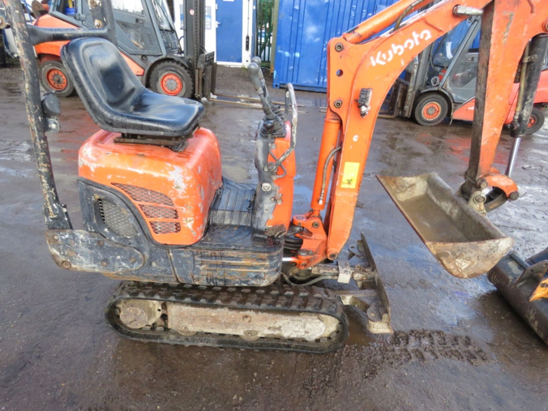 KUBOTA K008 MICRO EXCAVATOR YEAR 2006 APPROX. 4830 REC HOURS. SN:2167. WITH 4NO BUCKETS. DIRECT FROM - Image 4 of 11