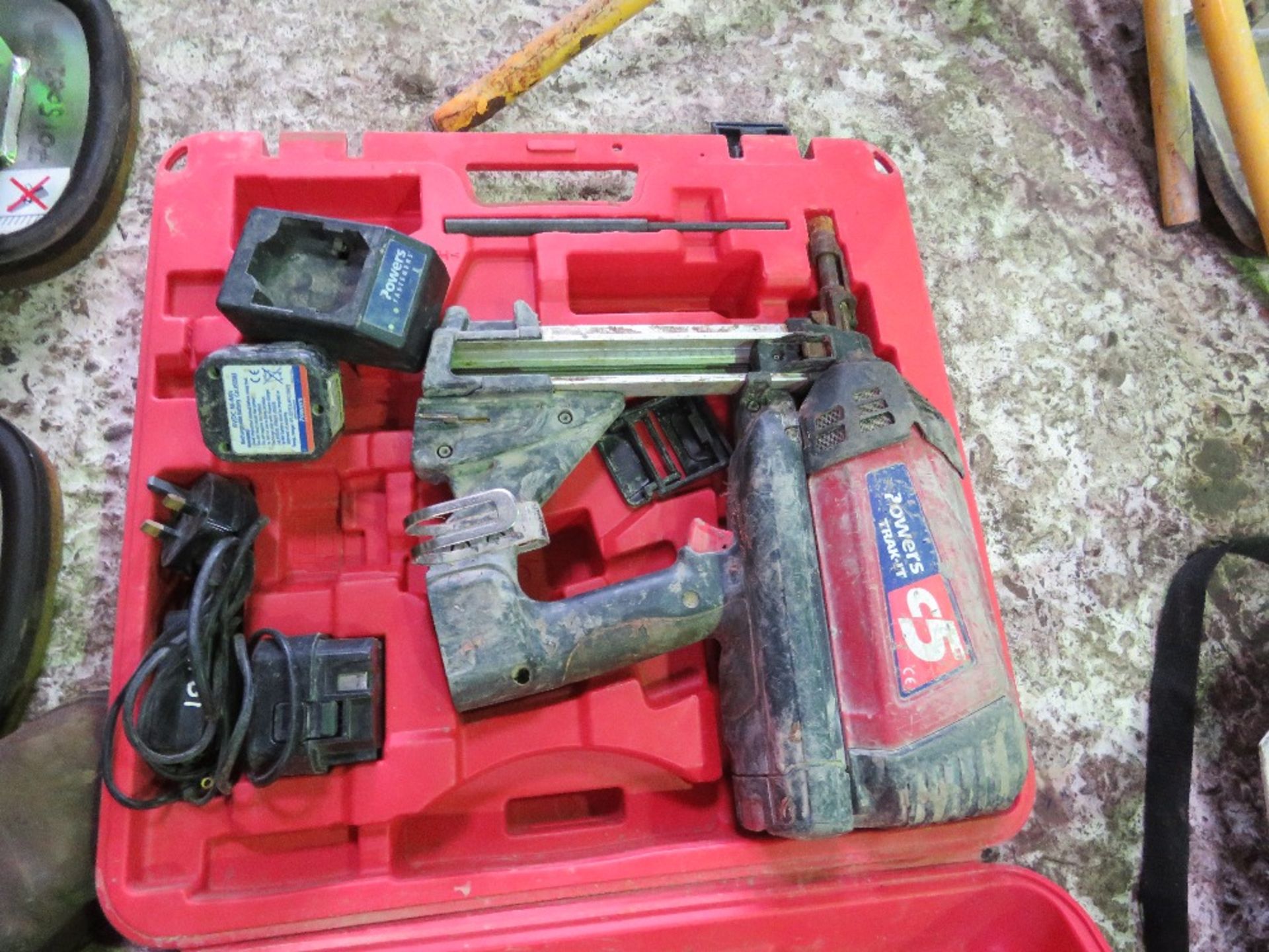 POWERS NAIL GUN IN A ACSE. - Image 3 of 4