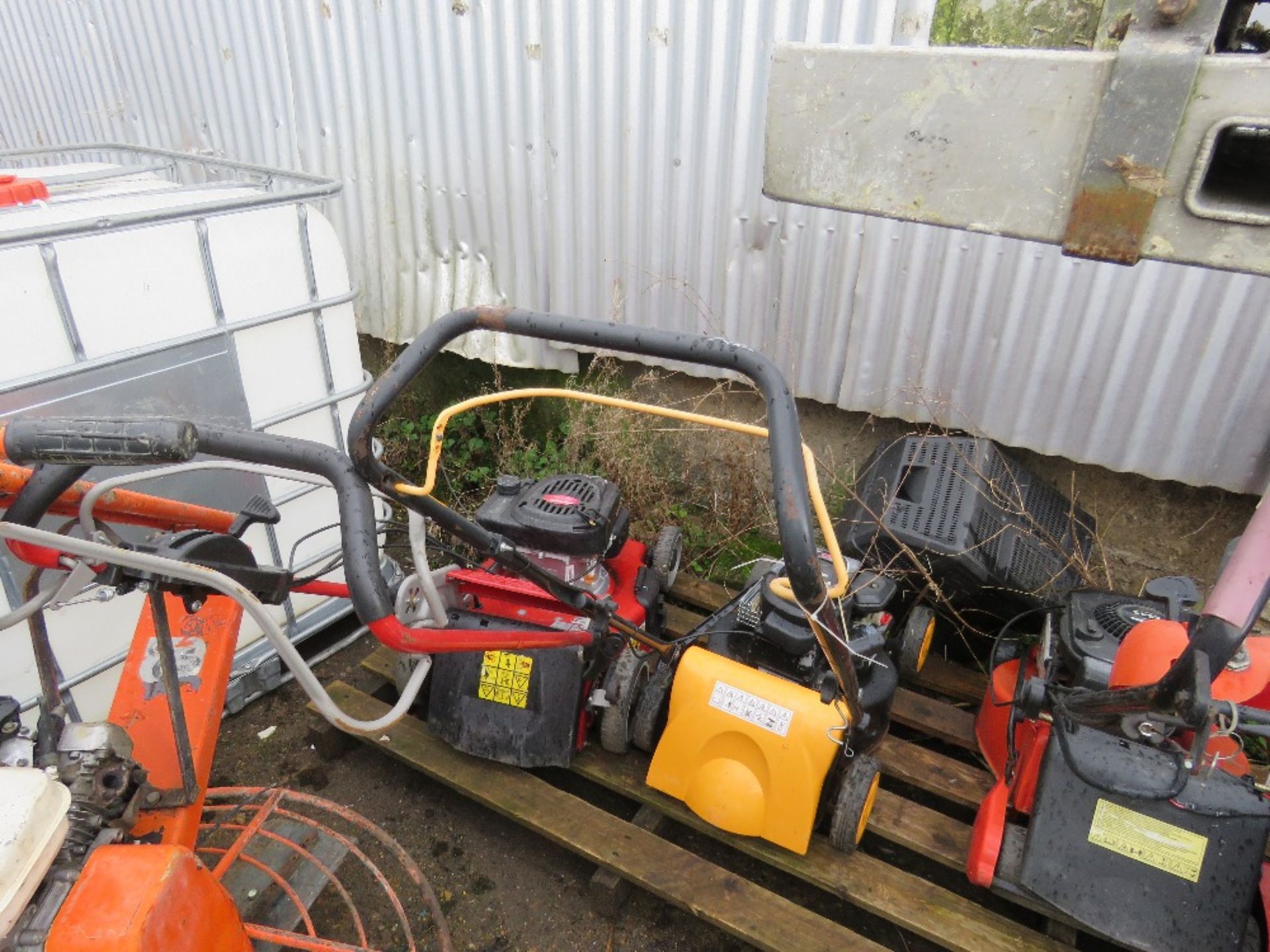 PALLET CONTAINING 4 NO ASSORTED LAWNMOWERS. THIS LOT IS SOLD UNDER THE AUCTIONEERS MARGIN SCHEM