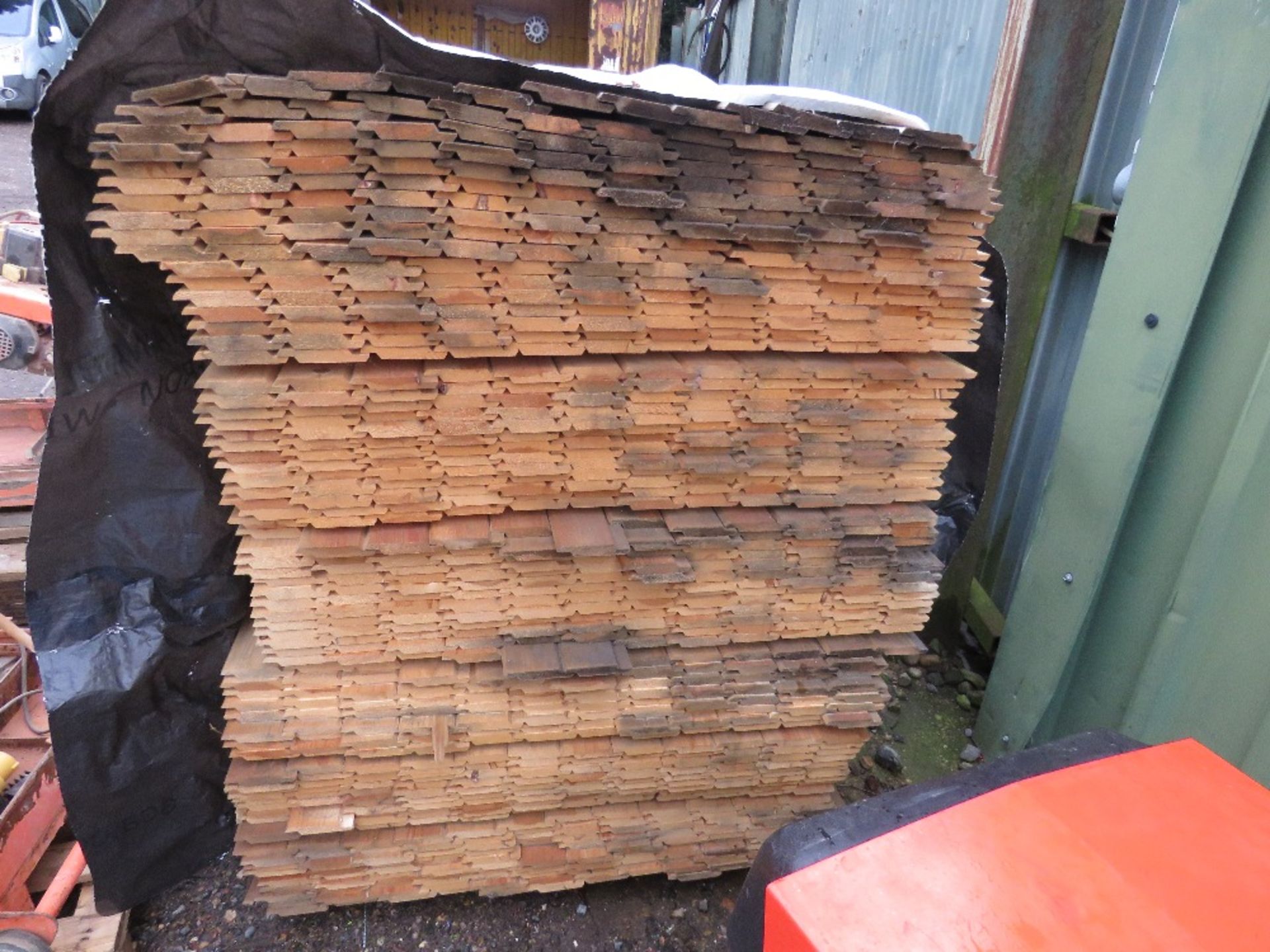 EXTRA LARGE PACK OF UNTREATED SHIPLAP CLADDING TIMBER BOARDS: 1.73M LENGTH X 10CM WIDTH APPROX. - Image 2 of 3