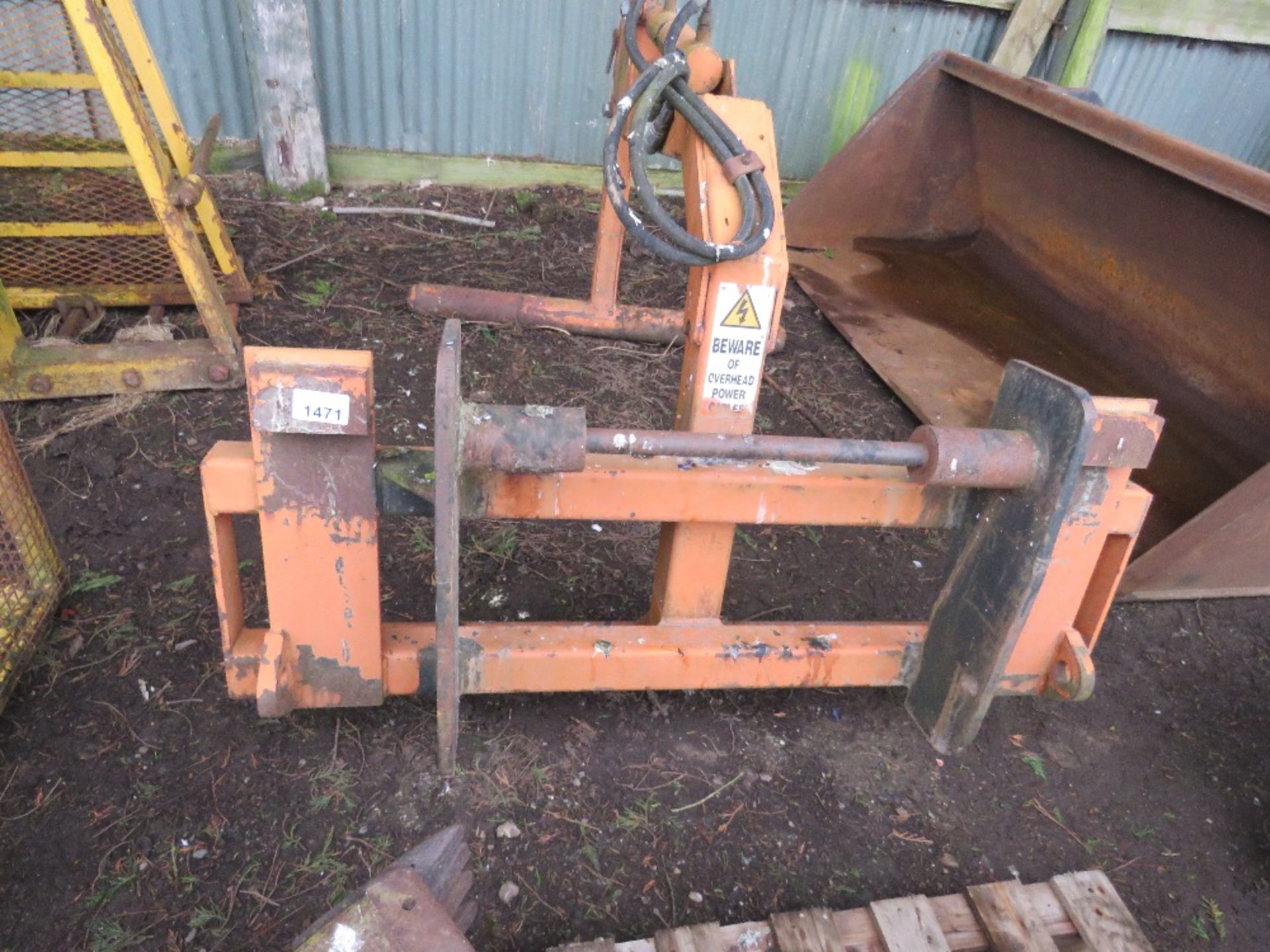 WRAPPED SILAGE BALE ATTACHMENT FOR TELEHANDLER, MANITOU STYLE BRACKETS. DIRECT EX LOCAL FARM. - Bild 3 aus 6