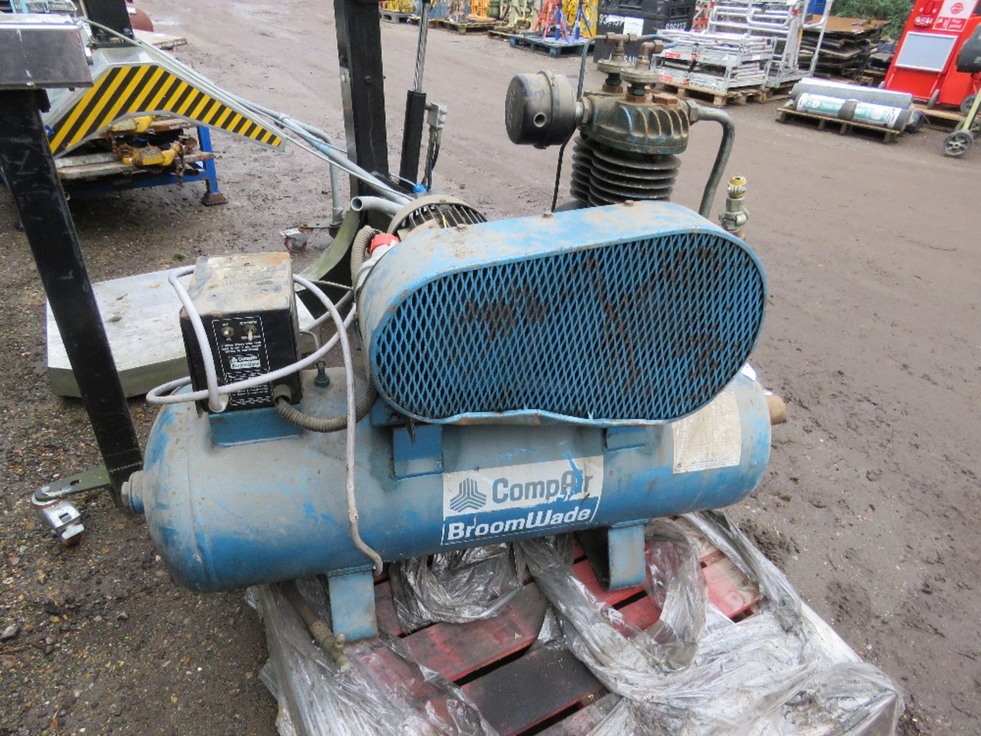 BROOMWADE COMPAIR 3 PHASE POWERED COMPRESSOR. - Image 3 of 4