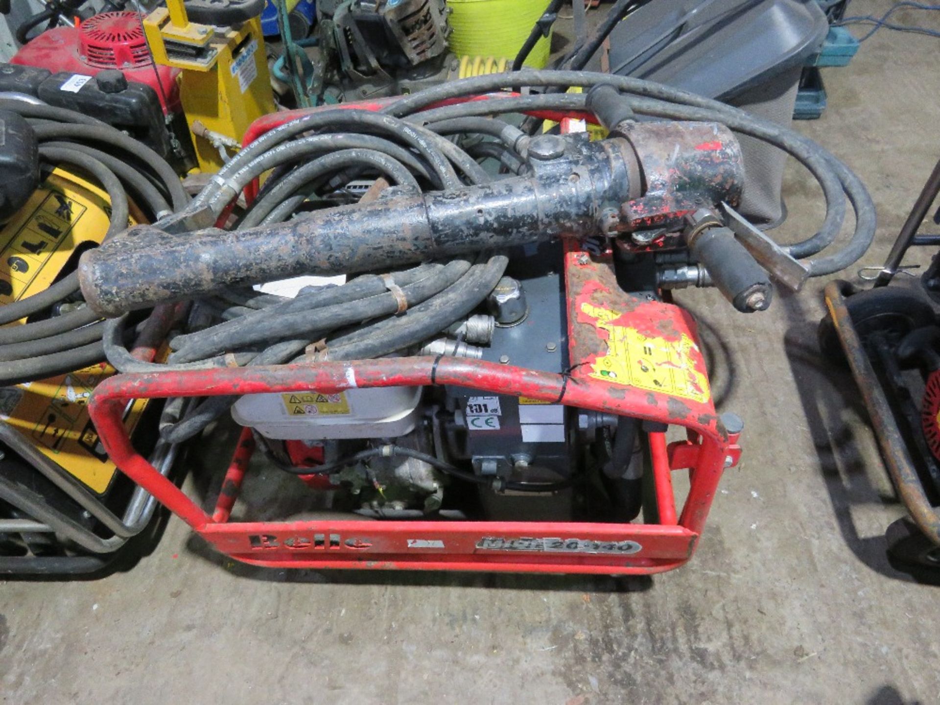 BELLE HYDRAULIC BREAKER PACK WITH HOSE AND GUN. - Image 2 of 6