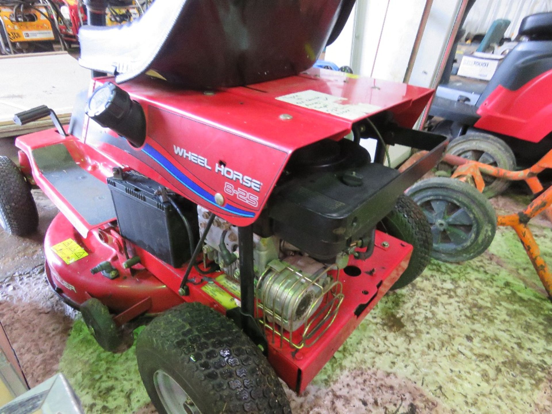 WHEELHORSE 8-25 RIDE ON MOWER. BATTERY LOW, UNTESTED.....THIS LOT IS SOLD UNDER THE AUCTIONEERS MARG - Image 6 of 7