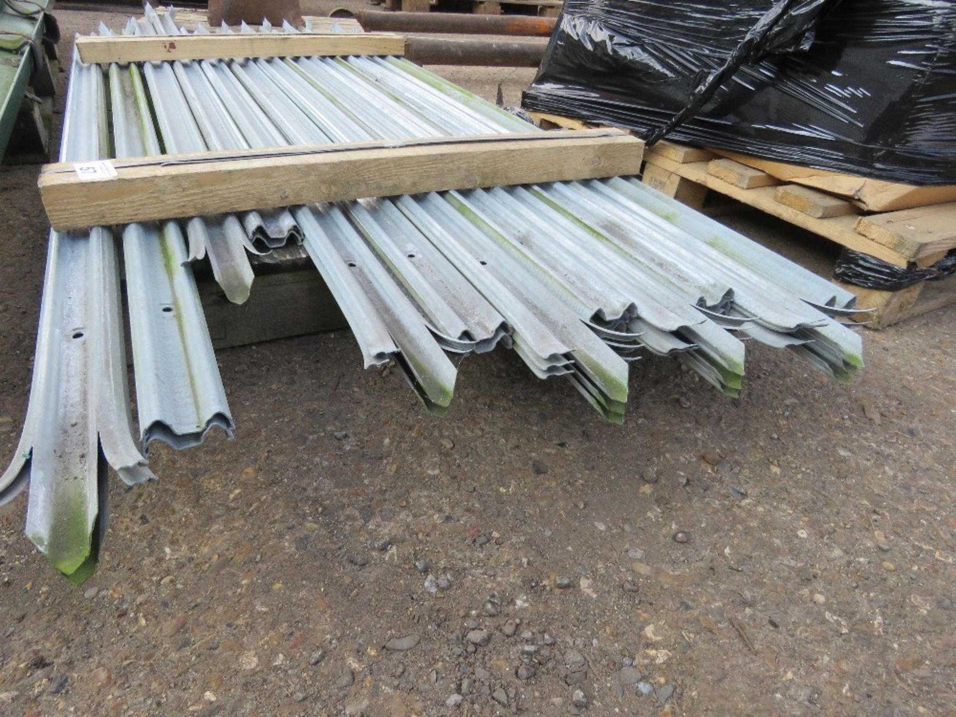 QUANTITY OF GALVANISED PALLISADE FENCING PALES 2.04M LENGTH APPROX.