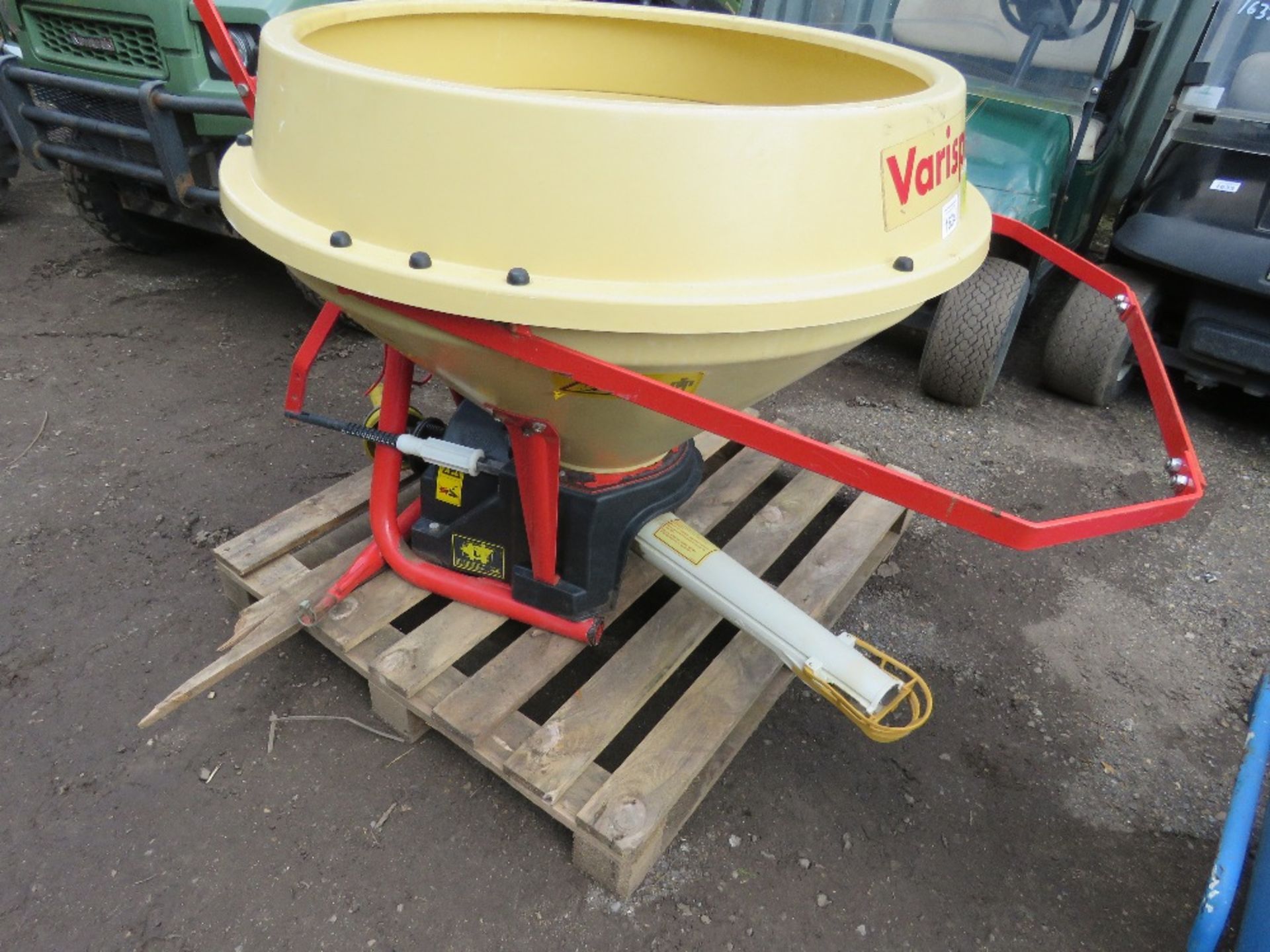 VICON PS303 TRACTOR MOUNTED FERTILISER SPREADER. DIRECT FROM GOLF COURSE BEING SURPLUS TO REQUIREMEN - Image 4 of 4