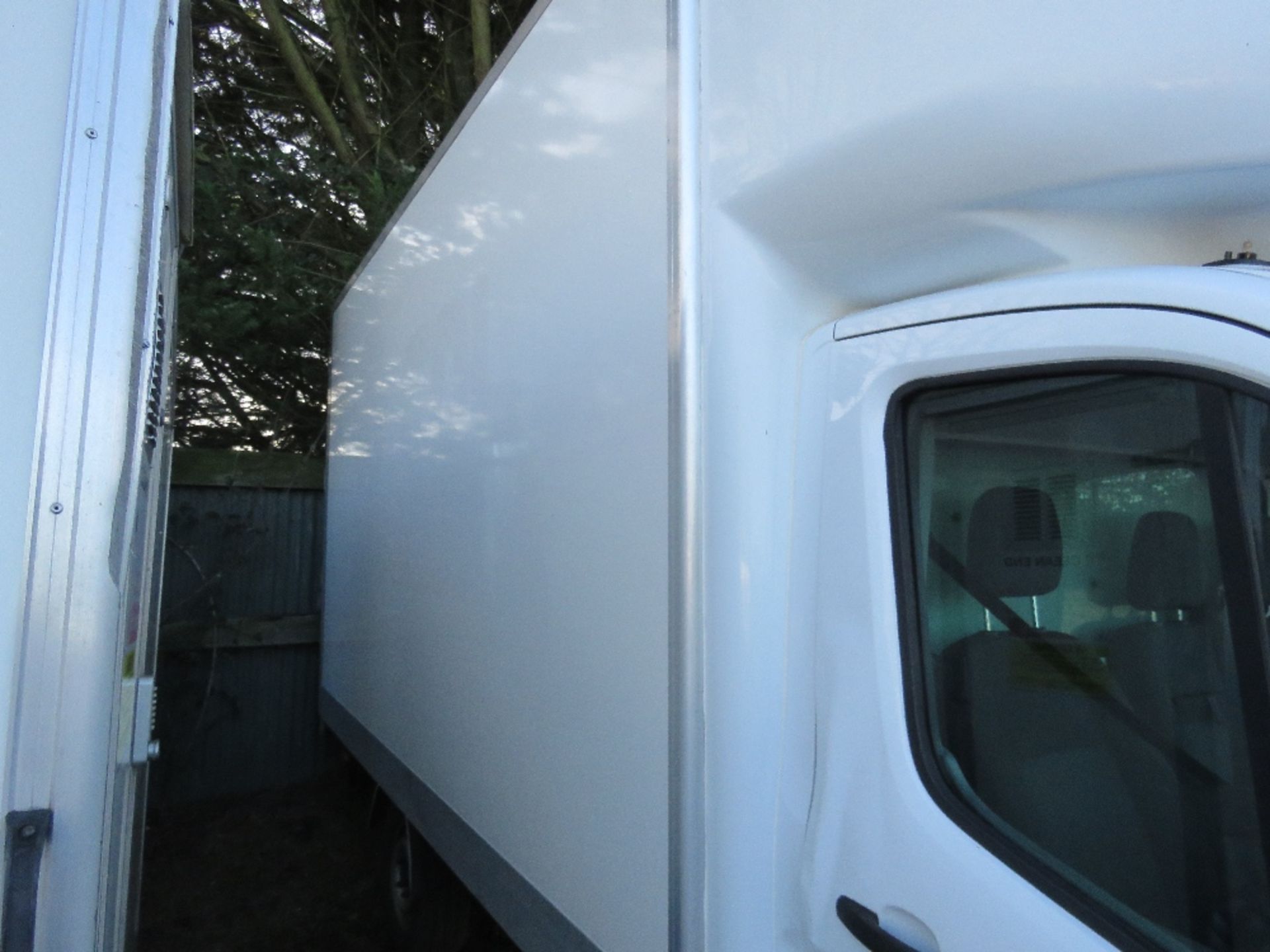 FORD TRANSIT 350 LUTON BOX VAN WITH TAIL LIFT. REG:PN68 UTP. WITH MOT UNTIL 31/10/24. V5 DOCUMENT, - Image 5 of 12
