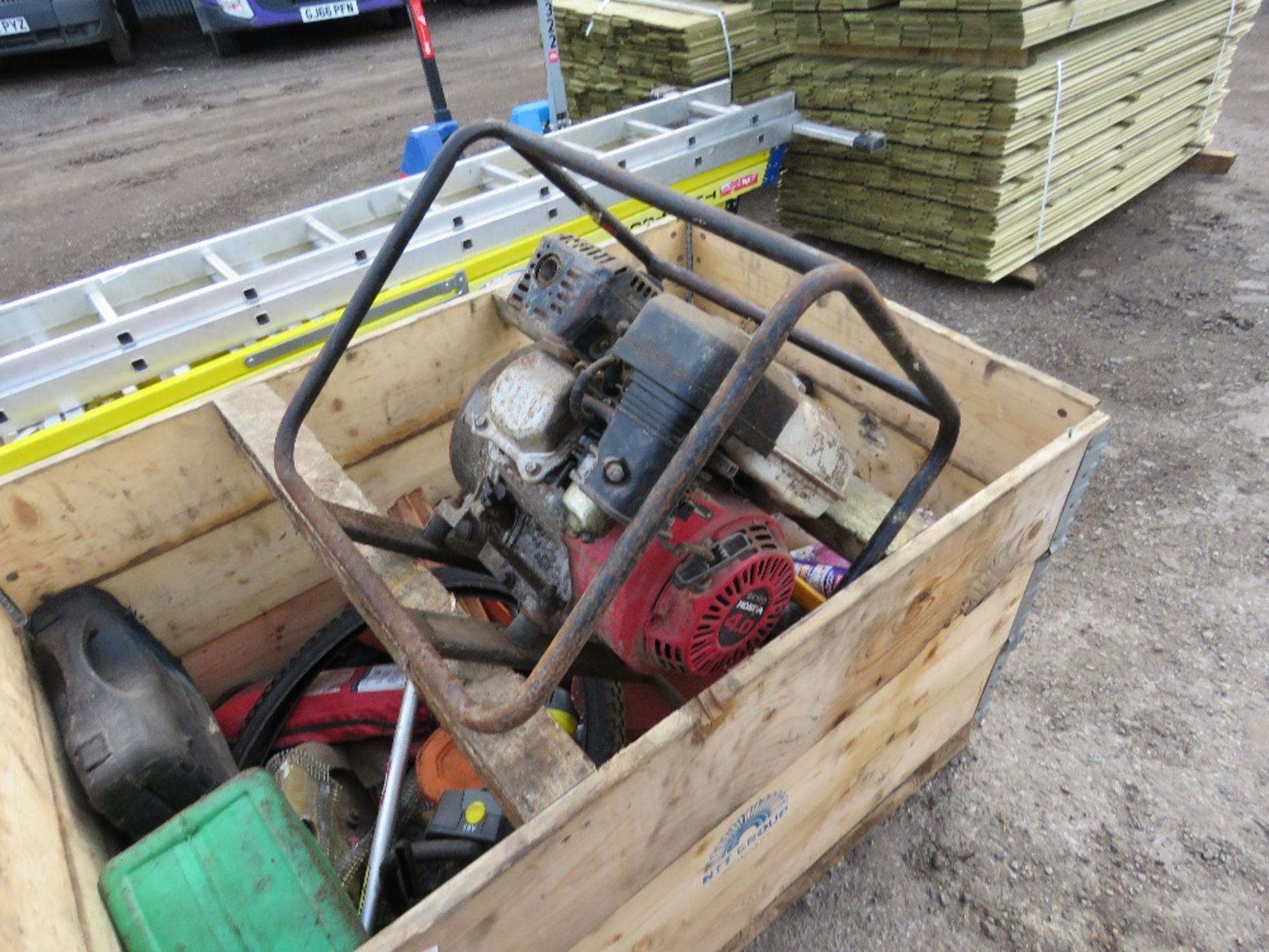 STILLAGE OF ASSORTED SUNDRIES AND TOOLS PLUS A HONDA WATER PUMP.....THIS LOT IS SOLD UNDER THE AUCTI - Image 5 of 5