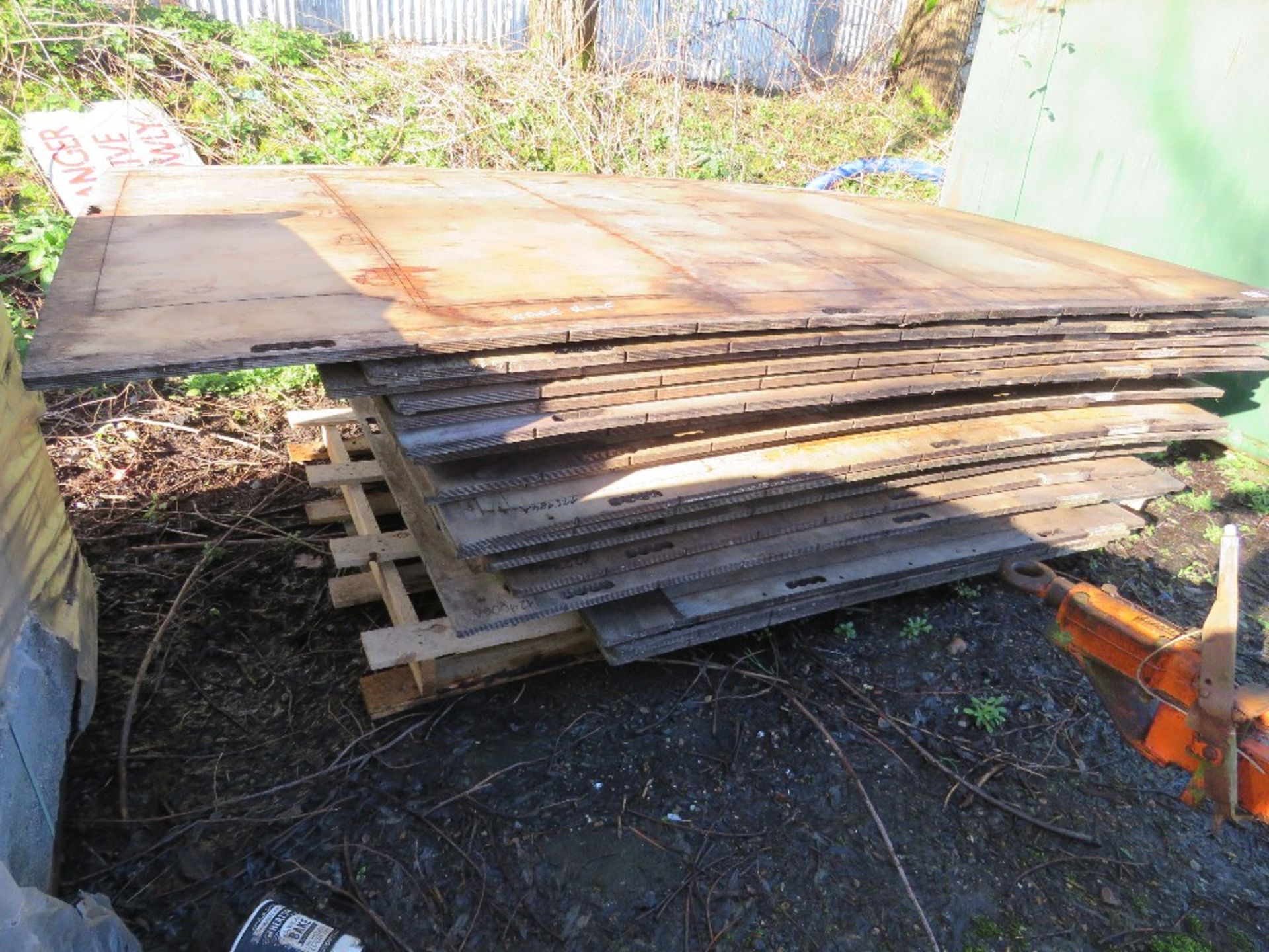 STACK OF PRE USED PLYWOOD SHEETS / BOARDS 23NO IN TOTAL APPROX. - Image 2 of 5