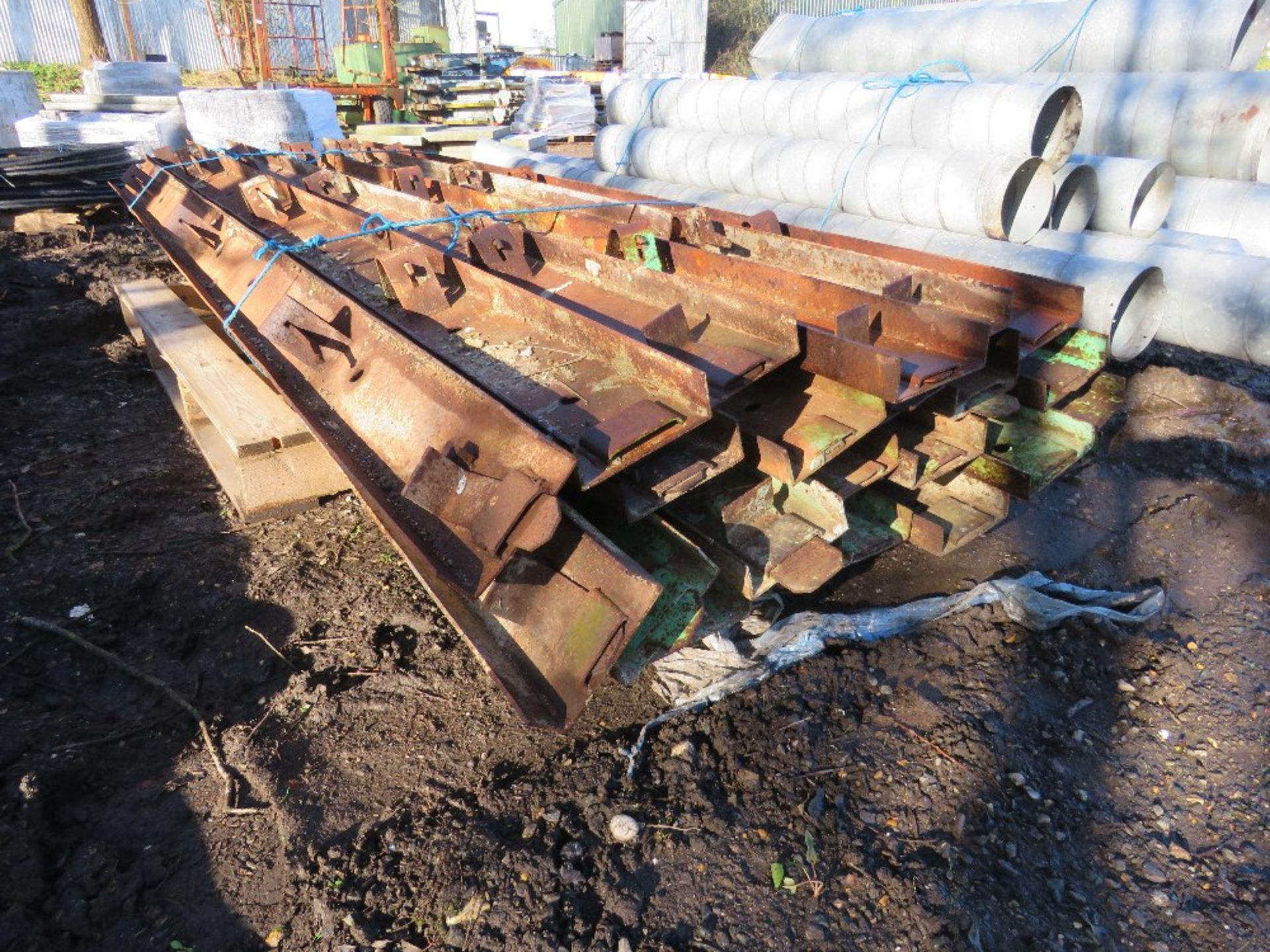 PALLET CONTAINING A LARGE QUANTITY OF 6" ROAD FORMS, 3M LENGTH APPROX. - Image 3 of 4