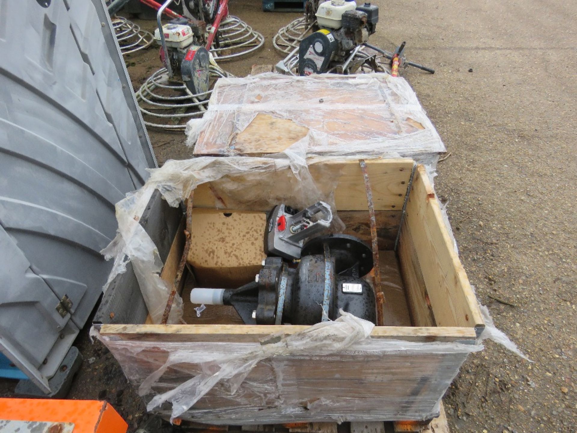 2 X LARGE FRESE 53-1203 GATE VALVES, BOXED, UNUSED. SOURCED FROM LARGE SCALE COMPANY LIQUIDATION. - Image 3 of 3
