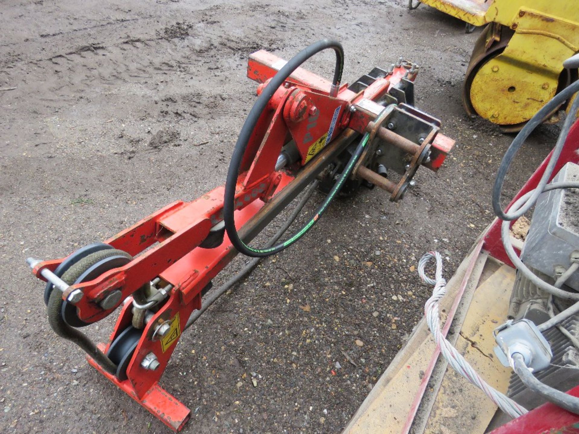 PROTECH P10 EXCAVATOR MOUNTED POST DRIVER / KNOCKER WITH DROP DOWN LEG, TO SUIT 1.5-2.5TONNE EXCAVAT - Image 3 of 6