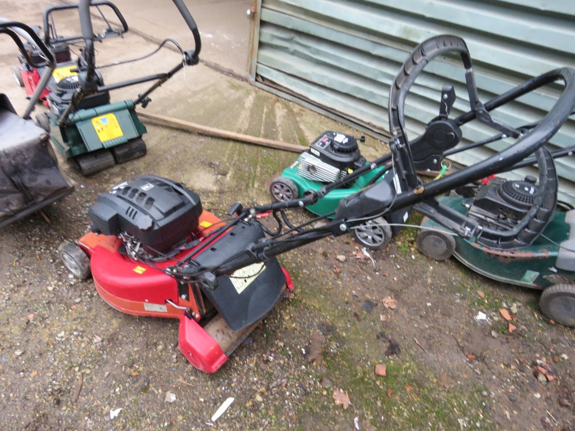 MOUNTFIELD PETROL LAWNMOWER WITH ROLLER , NO COLLECTOR. THIS LOT IS SOLD UNDER THE AUCTIONEERS M - Bild 3 aus 3