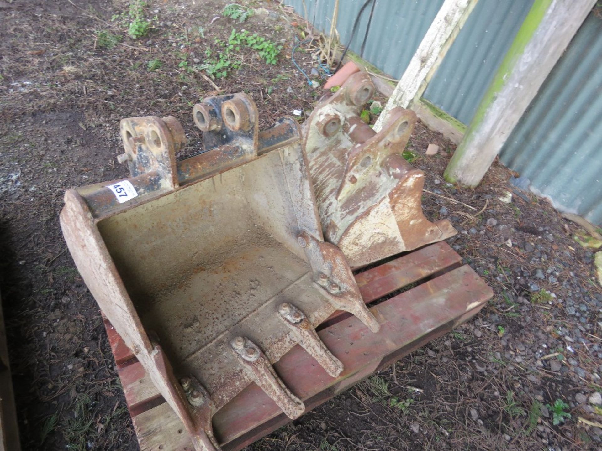 2 X EXCAVATOR BUCKETS @ 2FT AND 18" WIDTH APPROX ON 35MM PINS. - Image 2 of 5