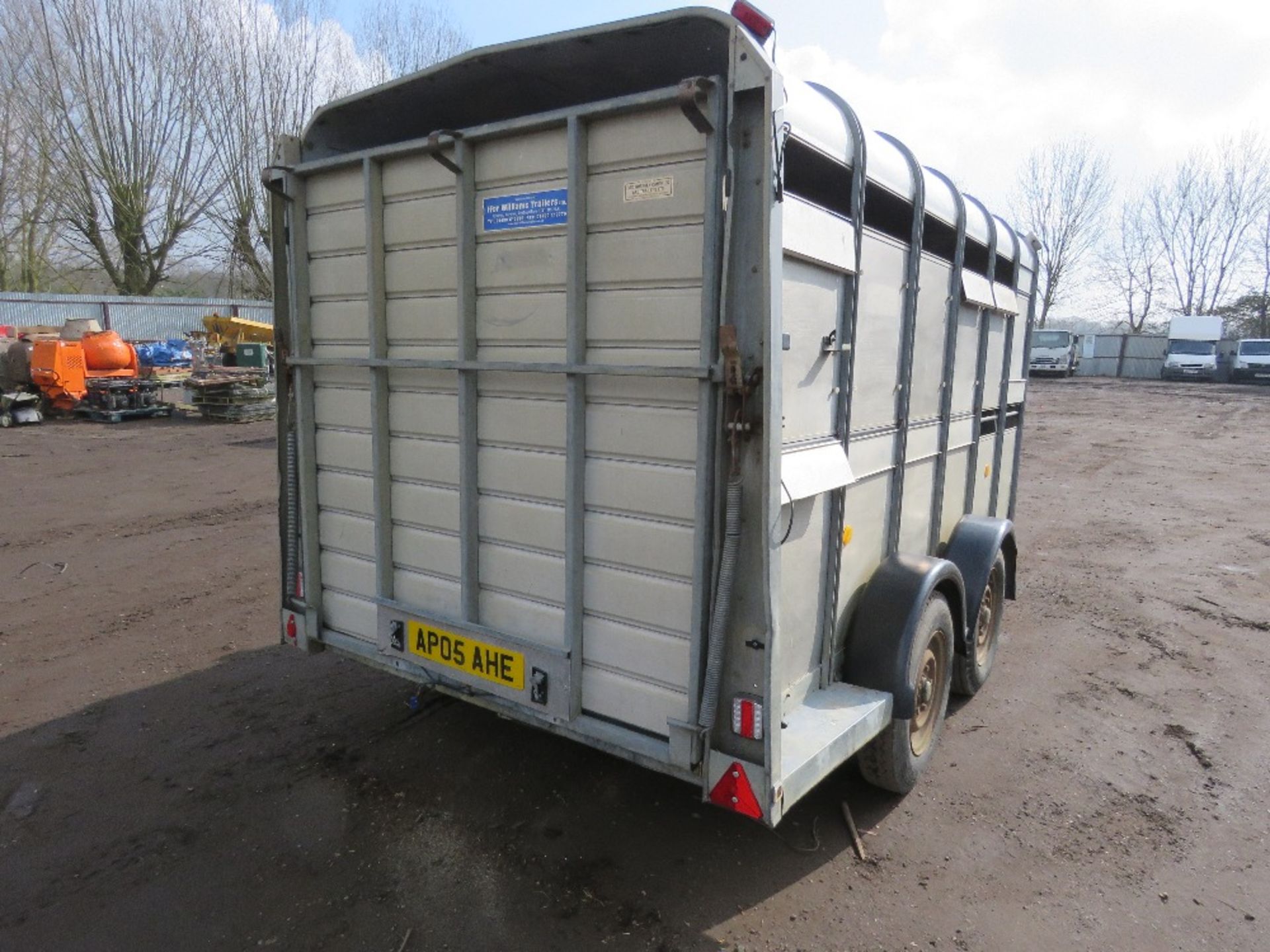 IFOR WILLIAMS TA510G-12 LIVESTOCK TRAILER WITH PARTITIONS AS SHOWN SN:SCK600000Y0288656. SOURCED FRO - Image 12 of 12