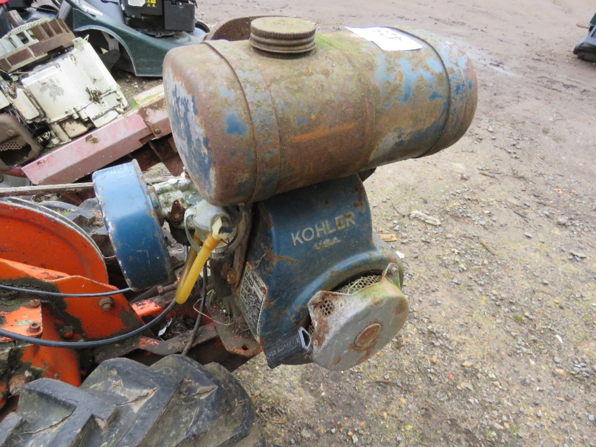 HOWARD 300 PETROL ROTORVATOR PLUS A MOUNTFIELD CHASSIS....THIS LOT IS SOLD UNDER THE AUCTIONEERS MAR - Bild 7 aus 8