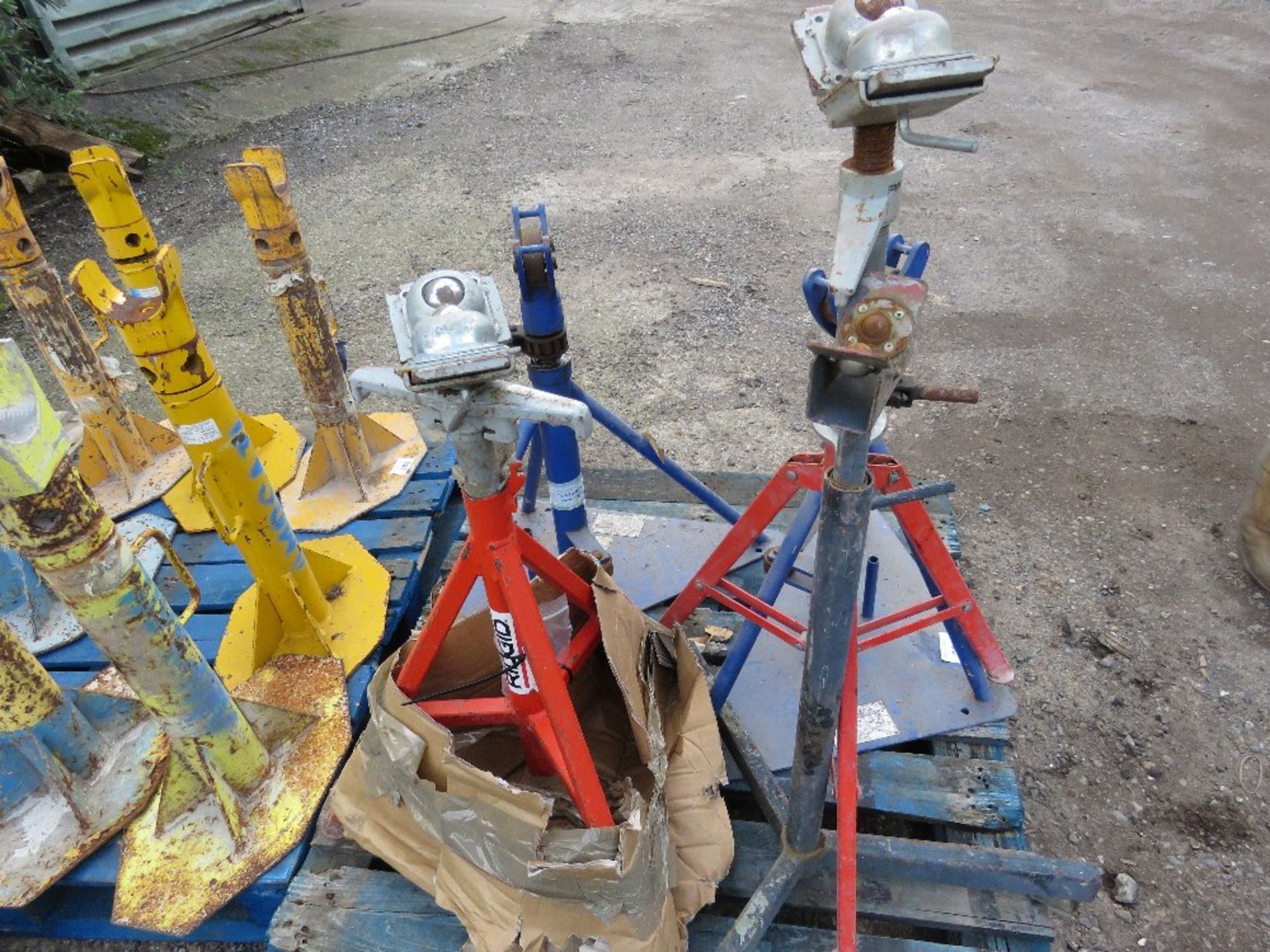 5NO ADJUSTABLE PIPE STANDS. SOURCED FROM COMPANY LIQUIDATION. - Bild 3 aus 4