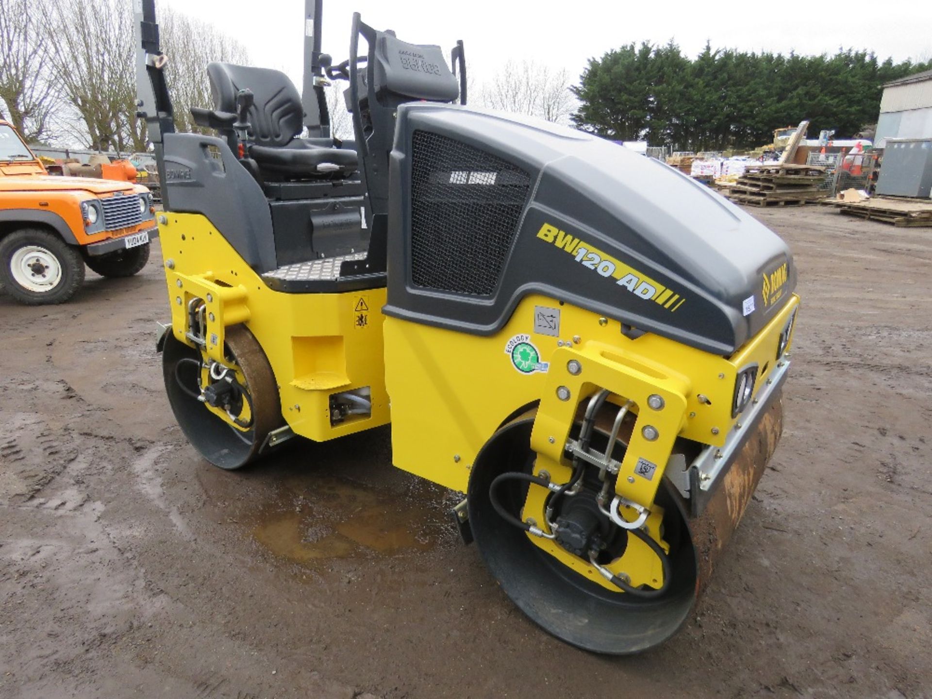 BOMAG 120AD-5 DOUBLE DRUM ROLLER YEAR 2023 BUILD, UNUSED, 1.6 HOURS. SN:961880781857. WHEN TESTED WA - Image 5 of 16