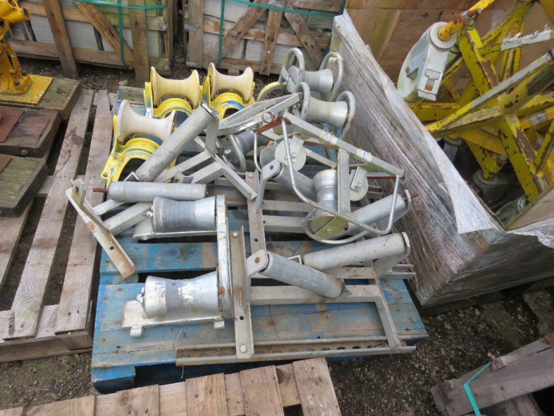 PALLET OF PIPE ROLLER STANDS. SOURCED FROM COMPANY LIQUIDATION. - Image 3 of 3