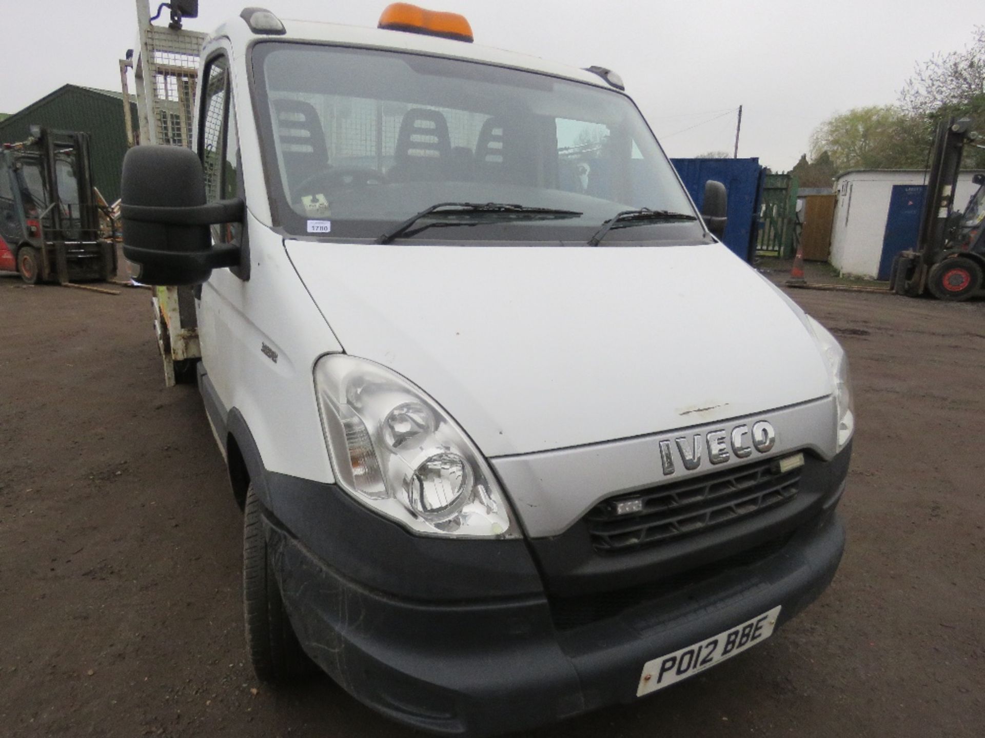 IVECO 35S13 TRAFFIC MANAGEMENT 3.5 TONNE DROP SIDE TRUCK REG: PO12 BBE. WITH V5 AND MOT UNTIL 26/04/ - Image 7 of 12