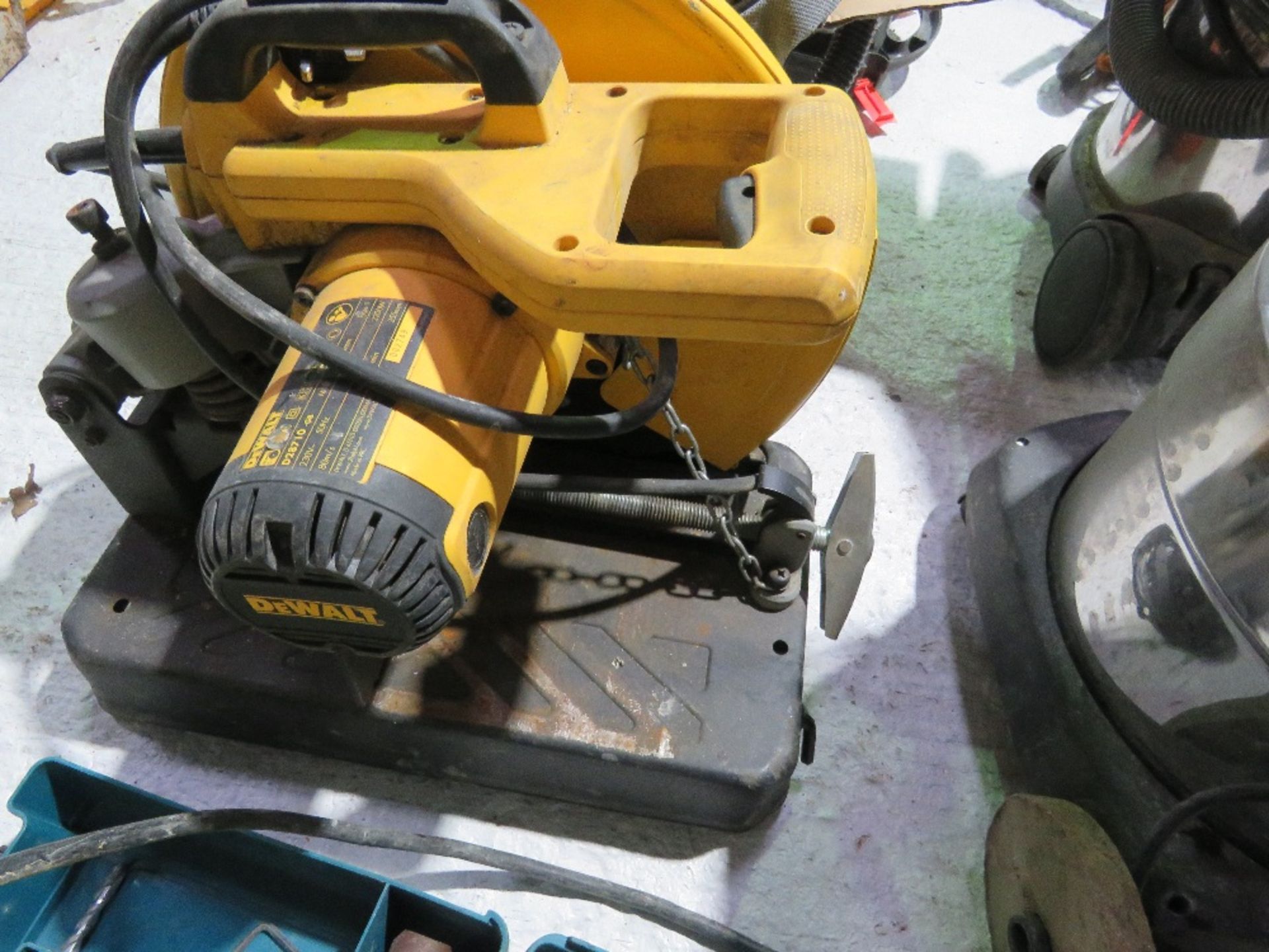DEWALT 240VOLT METAL CUTTING CROSS CUT SAW. DIRECT FROM LOCAL RETIRING BUILDER. THIS LOT IS SOL - Image 3 of 4