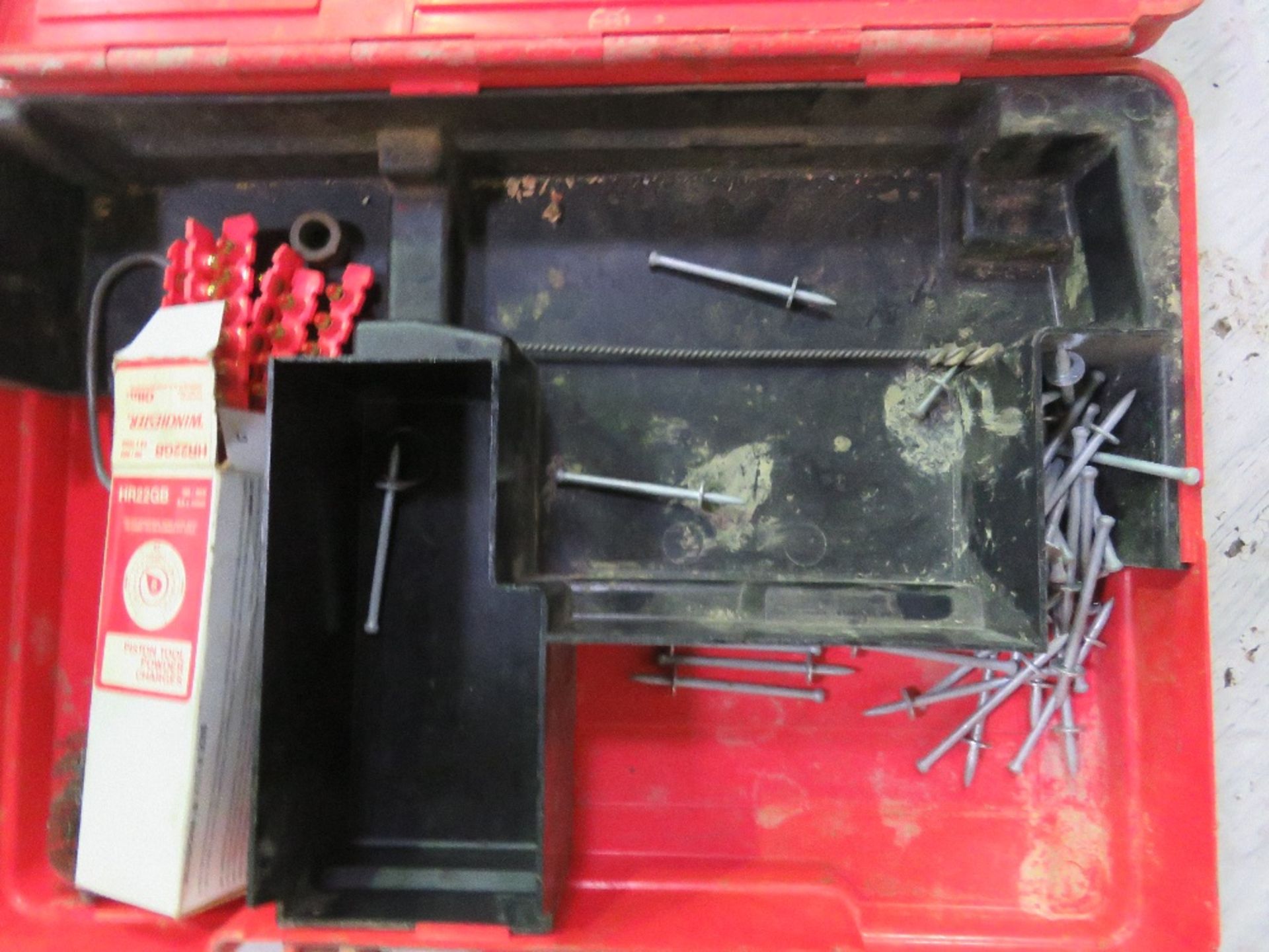 2 X HILTI DX450 NAIL GUNS. DIRECT FROM LOCAL RETIRING BUILDER. THIS LOT IS SOLD UNDER THE AUCTI - Image 3 of 6