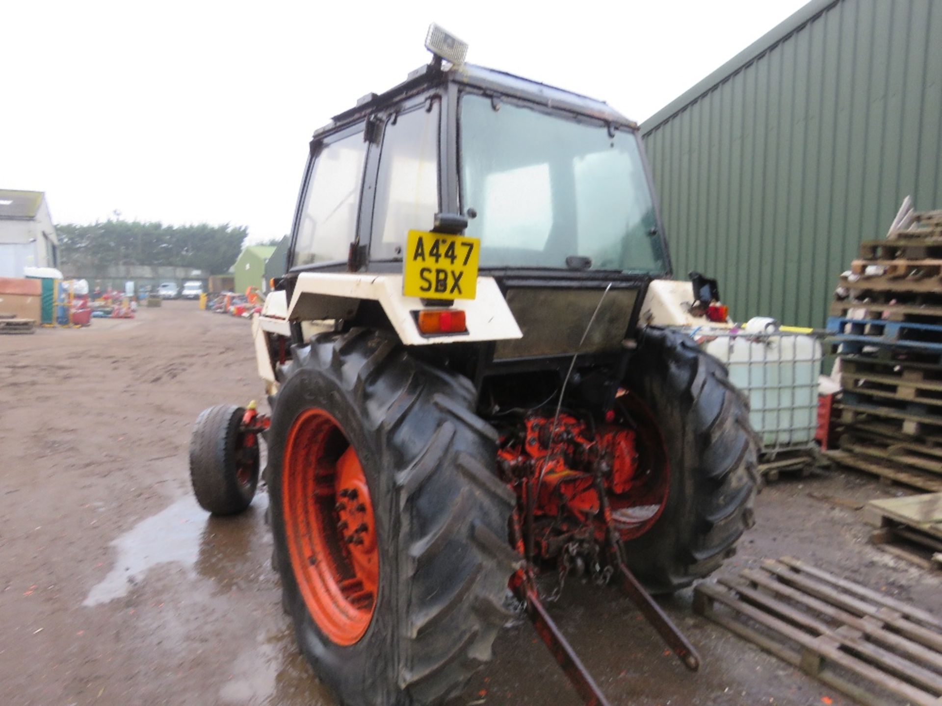 DAVID BROWN 2 WHEEL DRIVE TRACTOR. SOURCED FROM DEPOT CLOSURE. WHEN TESTED WAS SEEN TO RUN AND DRIVE - Image 6 of 11