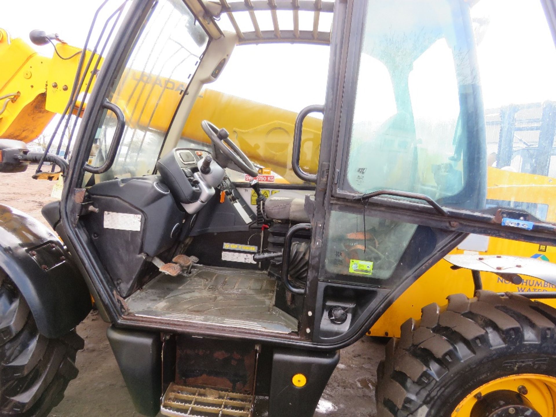 JCB 531-70 TELEHANDLER YEAR 20O7 BUILD, TURBO ENGINE. REG:NK07 HTA WITH V5. ONE PREVIOUS REC KEEPER - Image 12 of 17