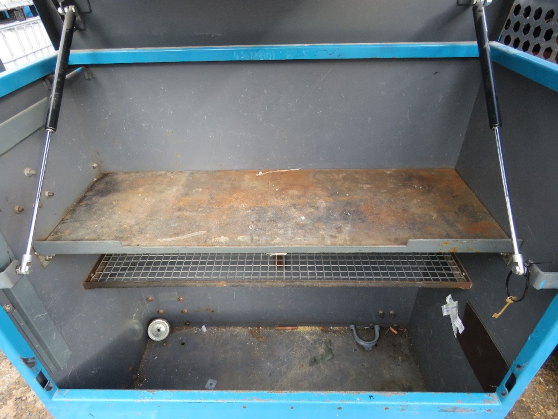 HEAVY DUTY SPECIALIST TOOL BOX WITH WINCH SYSTEM ATTACHED. SOURCED FROM COMPANY LIQUIDATION. - Image 4 of 4