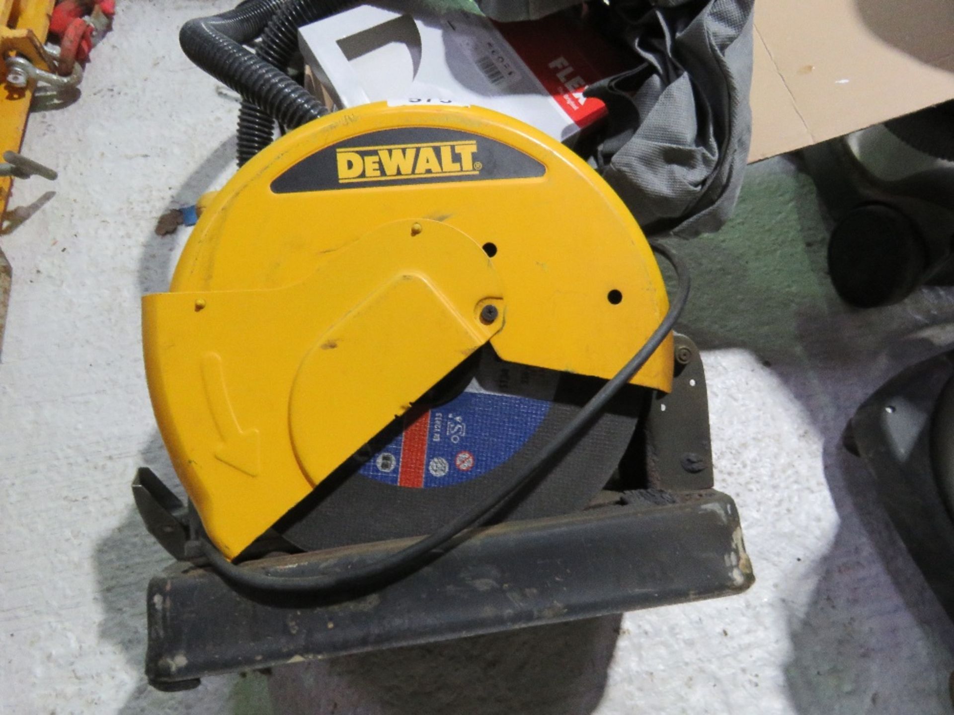 DEWALT 240VOLT METAL CUTTING CROSS CUT SAW. DIRECT FROM LOCAL RETIRING BUILDER. THIS LOT IS SOL - Image 4 of 4