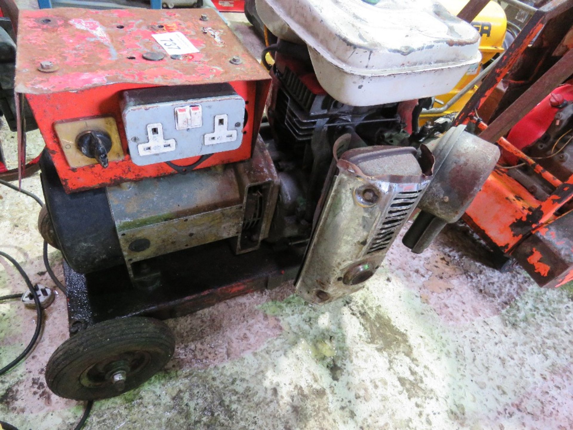 HONDA WHEELED OLD TYPE PETROL ENGINED GENERATOR....SOURCED FROM DEPOT CLOSURE. - Image 3 of 5