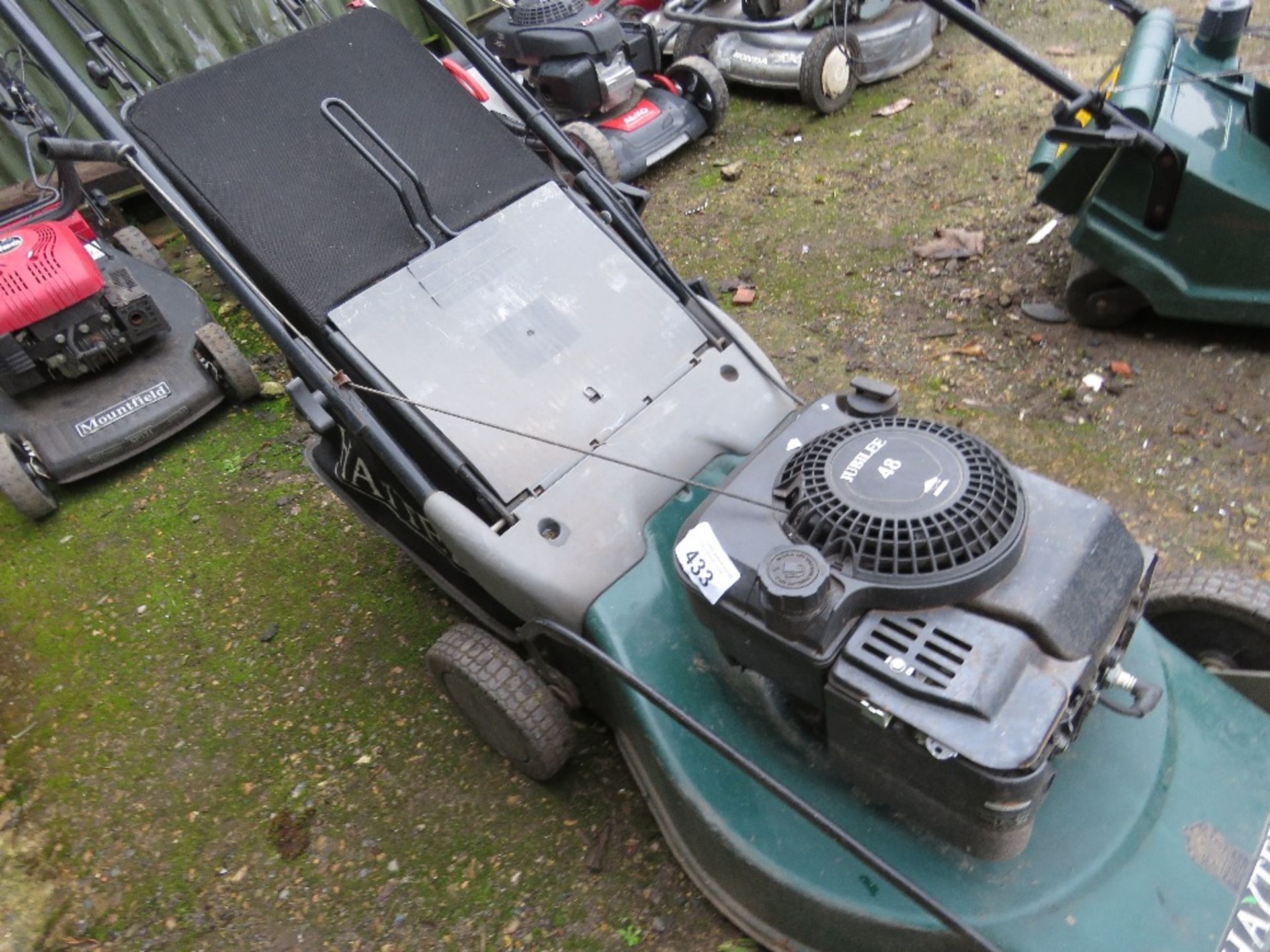 HAYTER JUBILEE 48 MOWER WITH A COLLECTOR BAG. THIS LOT IS SOLD UNDER THE AUCTIONEERS MARGIN SCHEM - Image 3 of 3
