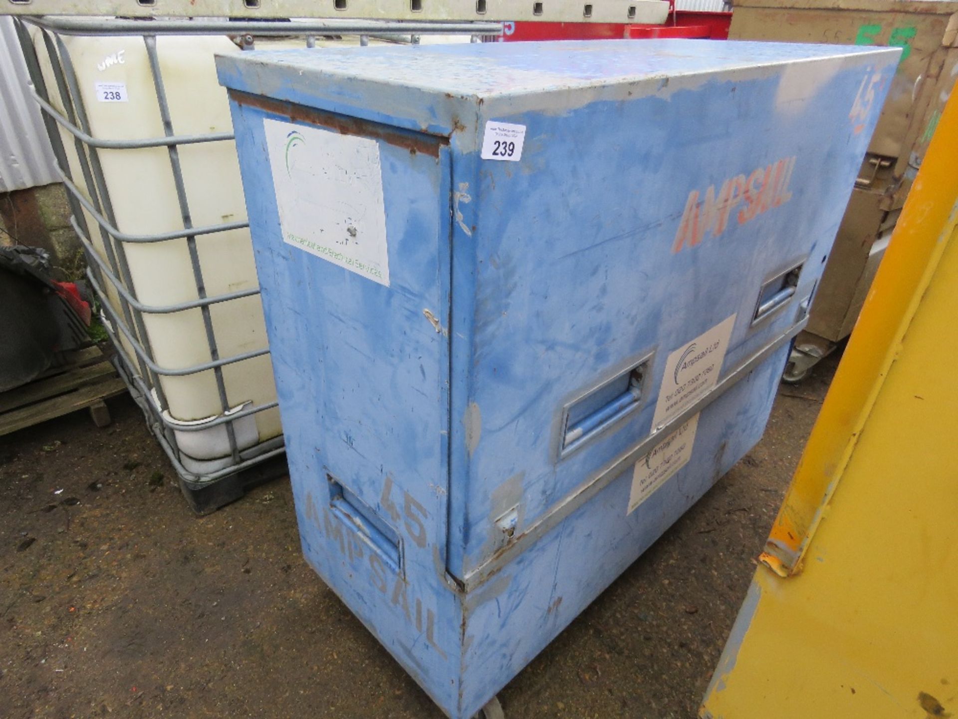 TRADESAFE HEAVY DUTY TOOL VAULT / TOOL BOX, UNLOCKED, NO KEYS. SOURCED FROM COMPANY LIQUIDATION.