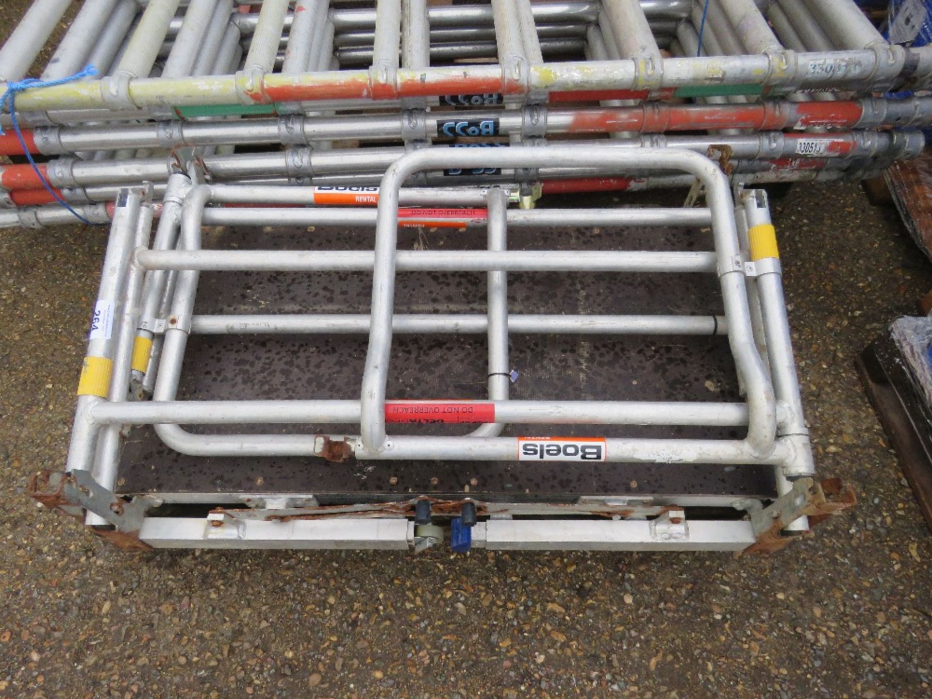 ALUMINIUM STEP UP WORK PLATFORM. THIS LOT IS SOLD UNDER THE AUCTIONEERS MARGIN SCHEME, THEREFORE - Image 2 of 3